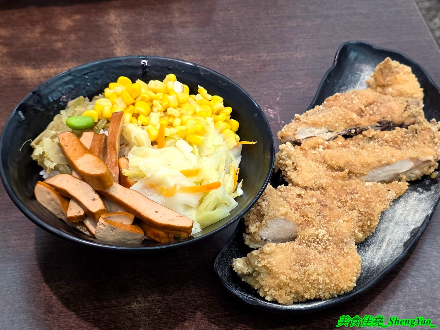 [台中梧棲]詹師傅清水筒仔米糕 – 梧棲生意很好的米糕店，米糕好吃，搭配上清肉羹湯有夠讚，店內有免費冬瓜茶可以喝。