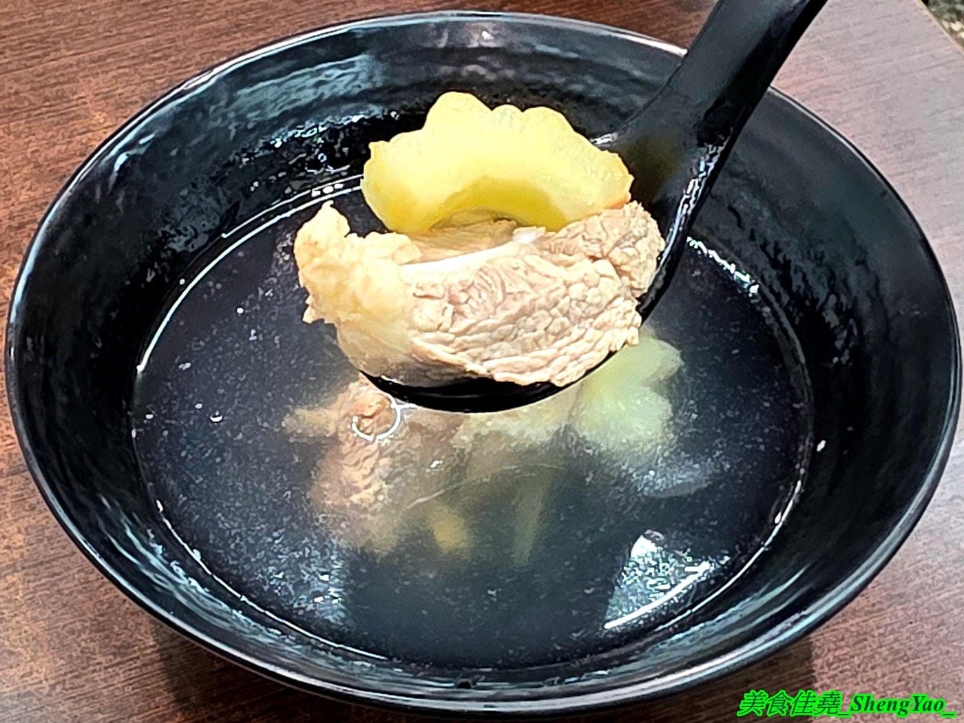[台中梧棲]詹師傅清水筒仔米糕 – 梧棲生意很好的米糕店，米糕好吃，搭配上清肉羹湯有夠讚，店內有免費冬瓜茶可以喝。