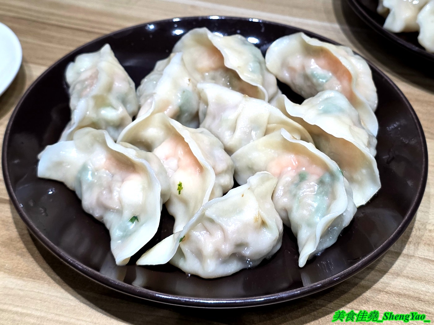 [台中沙鹿]鹿餃 – 海線隱藏版爆餡煎餃，用料實在，居然有香菜口味。
