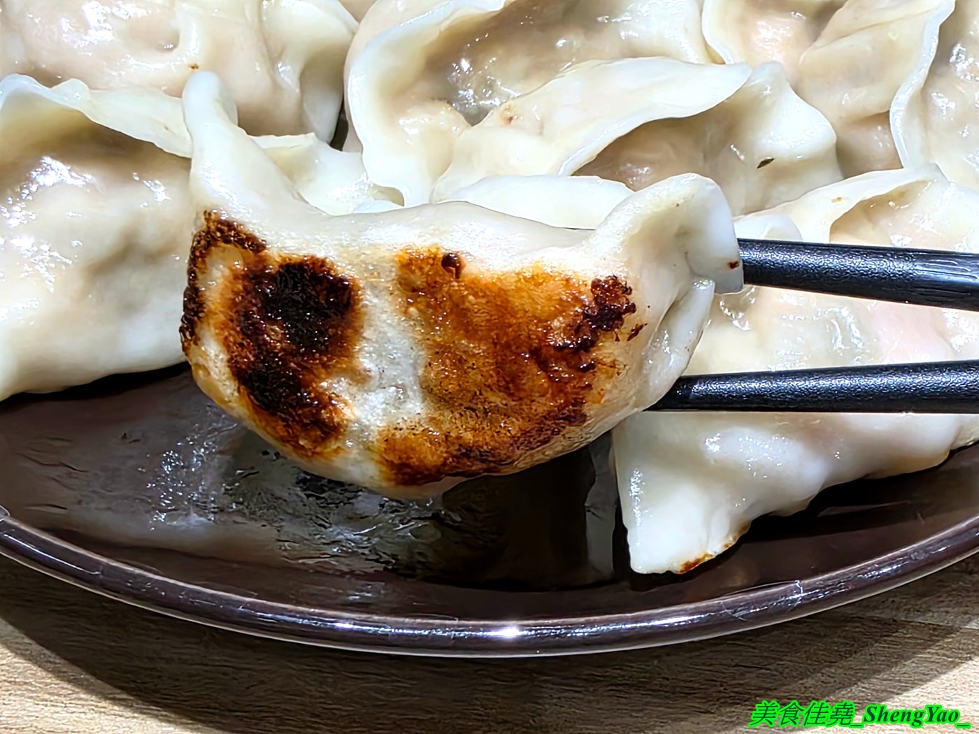 [台中沙鹿]鹿餃 – 海線隱藏版爆餡煎餃，用料實在，居然有香菜口味。