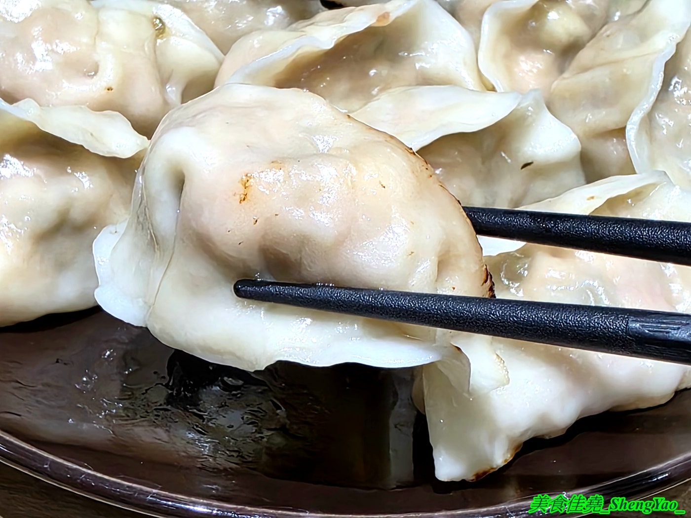 [台中沙鹿]鹿餃 – 海線隱藏版爆餡煎餃，用料實在，居然有香菜口味。