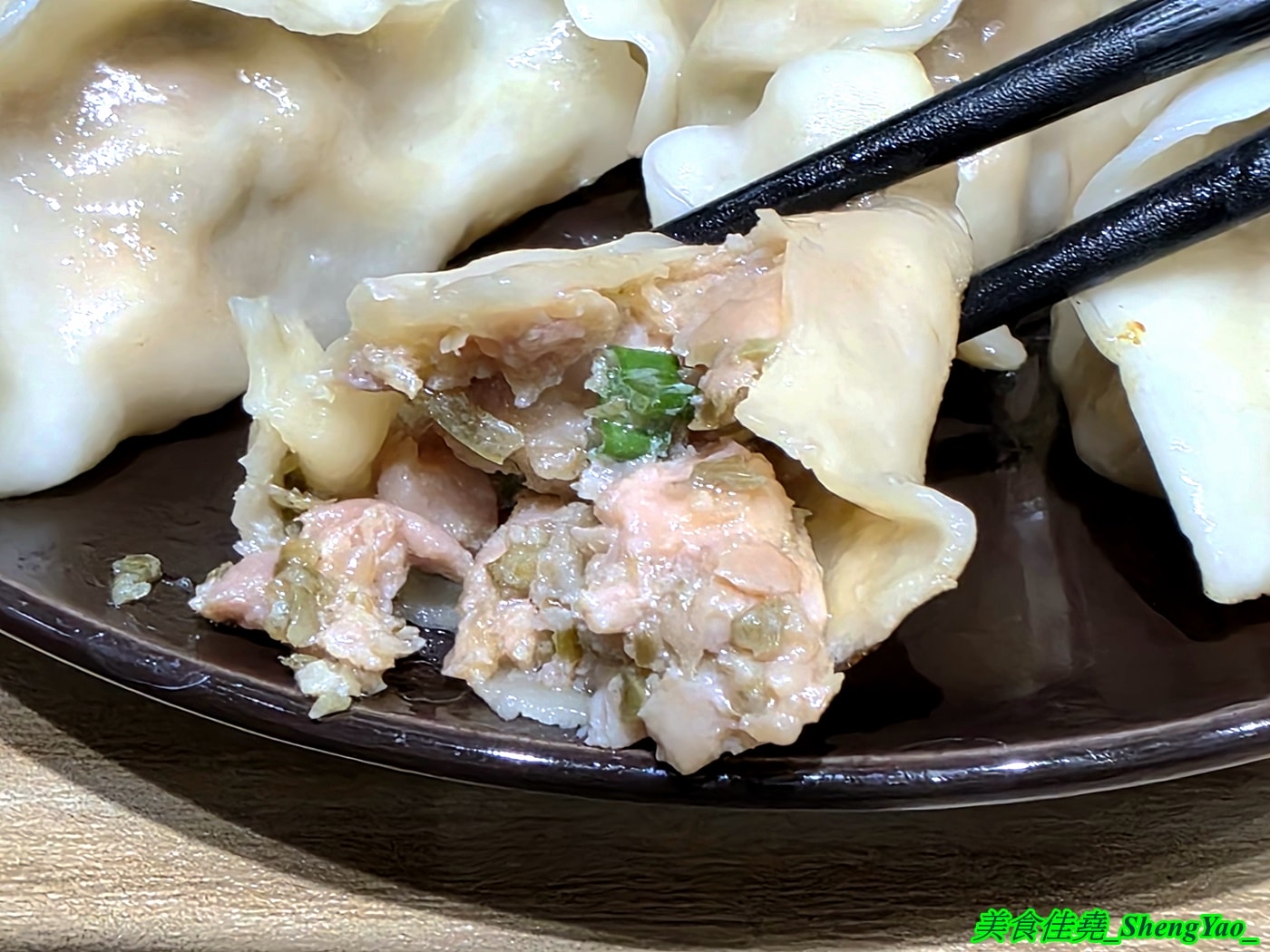 [台中沙鹿]鹿餃 – 海線隱藏版爆餡煎餃，用料實在，居然有香菜口味。