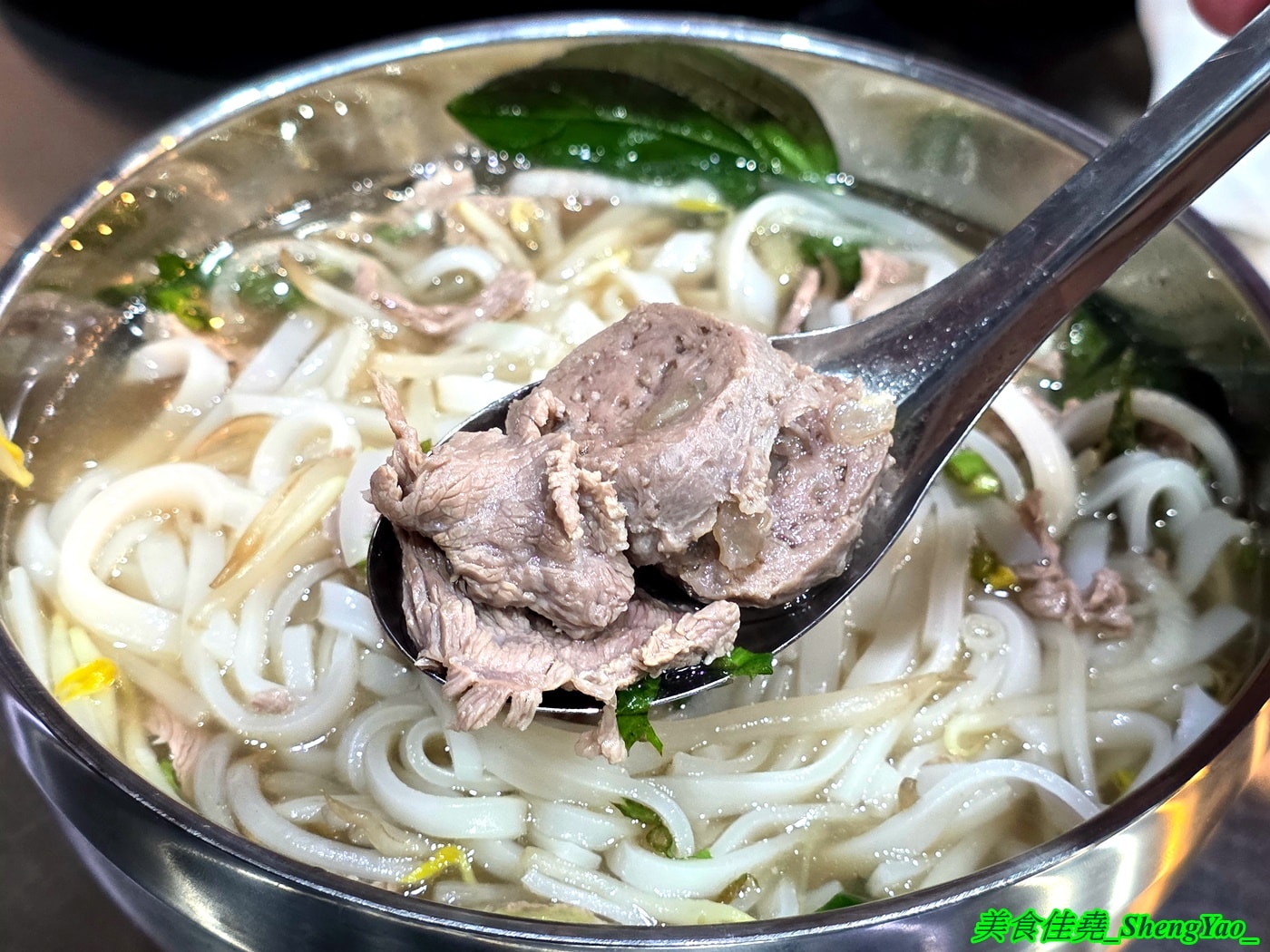 [台中梧棲]HẺM 115 – 海線新開幕質感越南料理，牛肉河粉很好吃，價格有點貴。