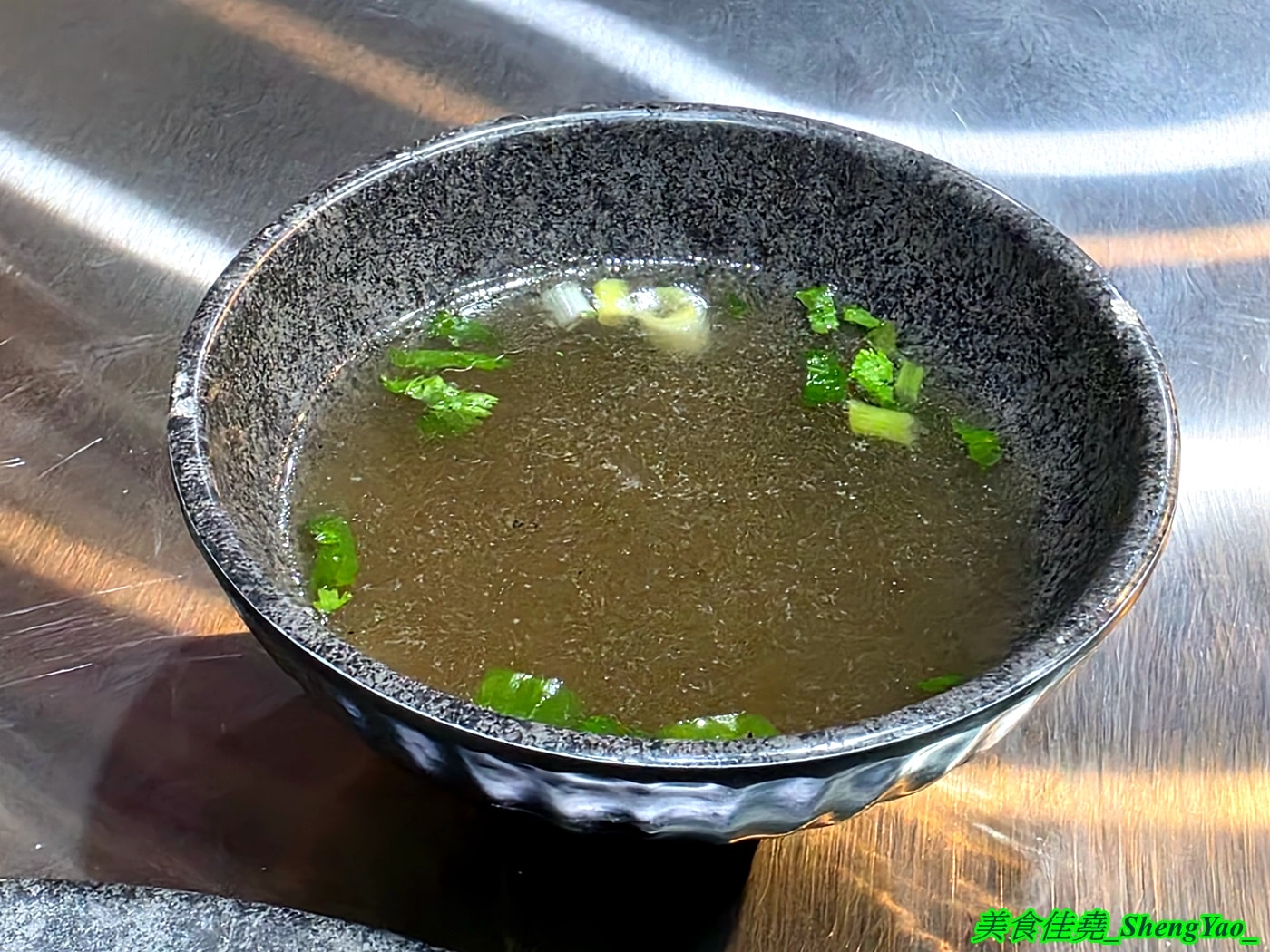 [台中梧棲]HẺM 115 – 海線新開幕質感越南料理，牛肉河粉很好吃，價格有點貴。