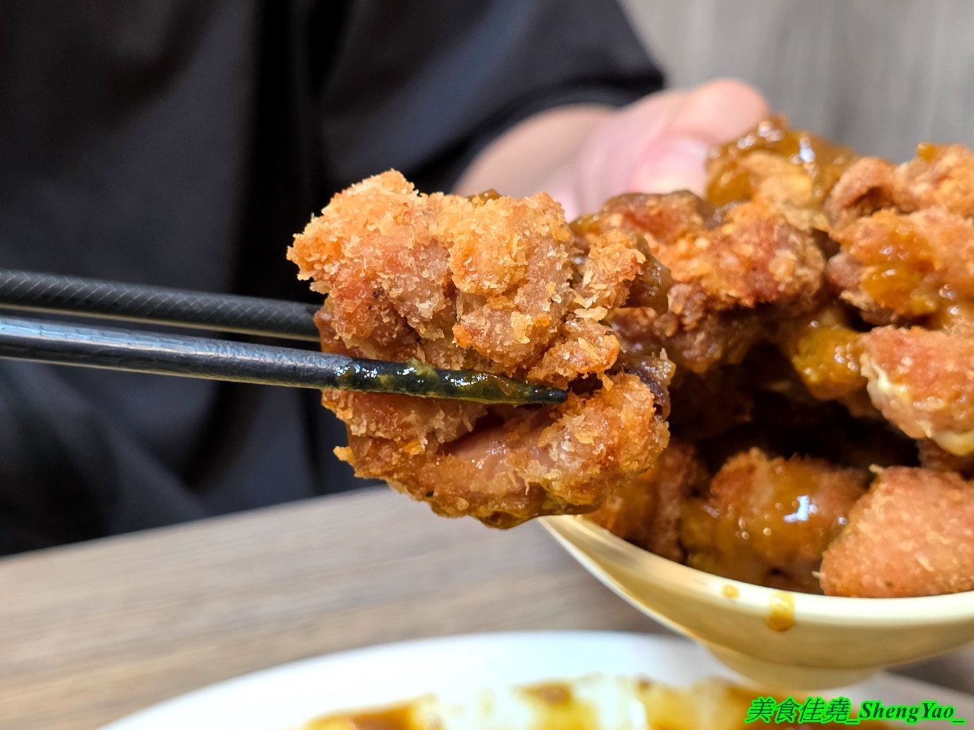 [台中沙鹿]十勝嵐 沙鹿店 – 沙鹿學生超級愛店，咖哩飯和丼飯是主打，爆炸肉量炸雞咖哩超浮誇，加飯加麵免費，內用還提供免費飲料。