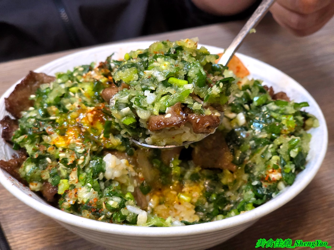 [台中沙鹿]十勝嵐 沙鹿店 – 沙鹿學生超級愛店，咖哩飯和丼飯是主打，爆炸肉量炸雞咖哩超浮誇，加飯加麵免費，內用還提供免費飲料。
