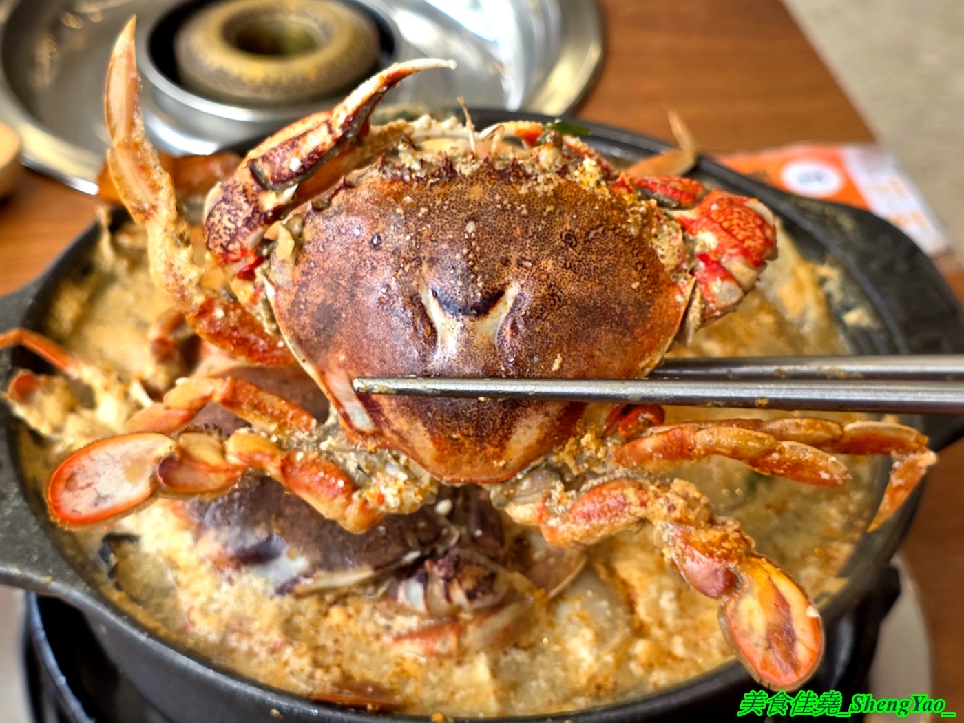 [台中沙鹿]六扇門 沙鹿店 – 沙鹿六扇門來了~~還是全台中最大間的喔，環境寬敞舒適，自助吧也很新，居然還有豆花吃到飽。