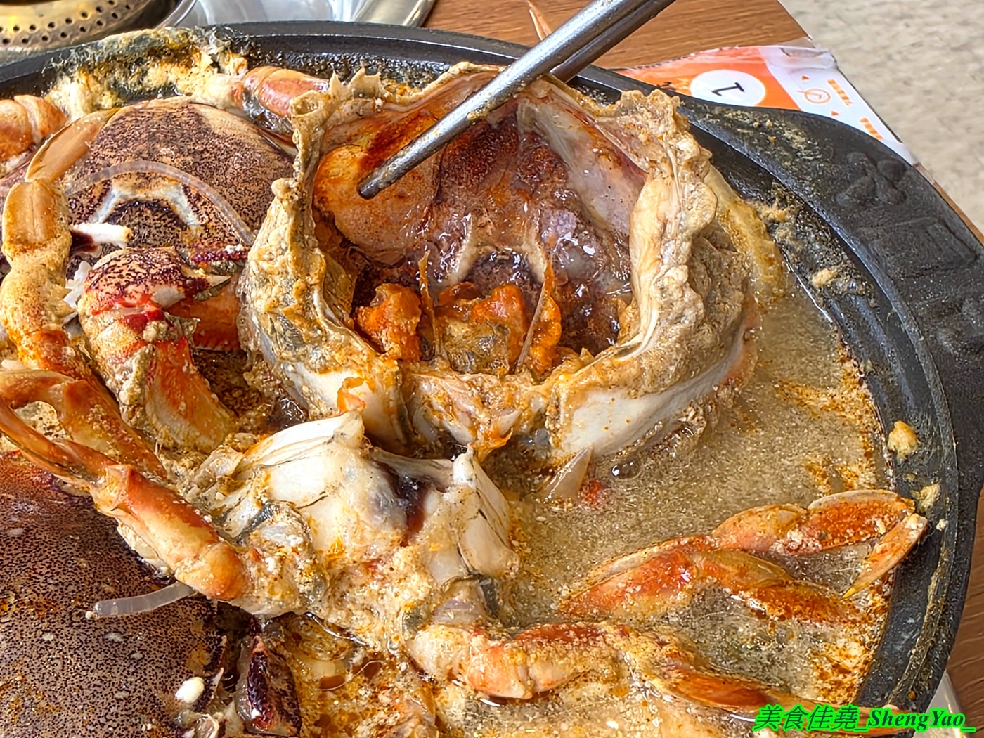 [台中沙鹿]六扇門 沙鹿店 – 沙鹿六扇門來了~~還是全台中最大間的喔，環境寬敞舒適，自助吧也很新，居然還有豆花吃到飽。