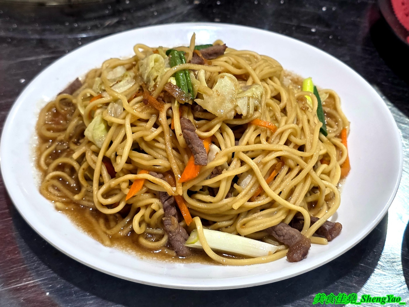 [台中沙鹿]海線蚵姐 – 海線超平價烤鮮蚵吃到飽，鮮蚵又肥又大，吃起來有夠爽，還能加購蛤蠣吃到飽，店內也有豐富多樣熱炒，他們熱炒也超強。