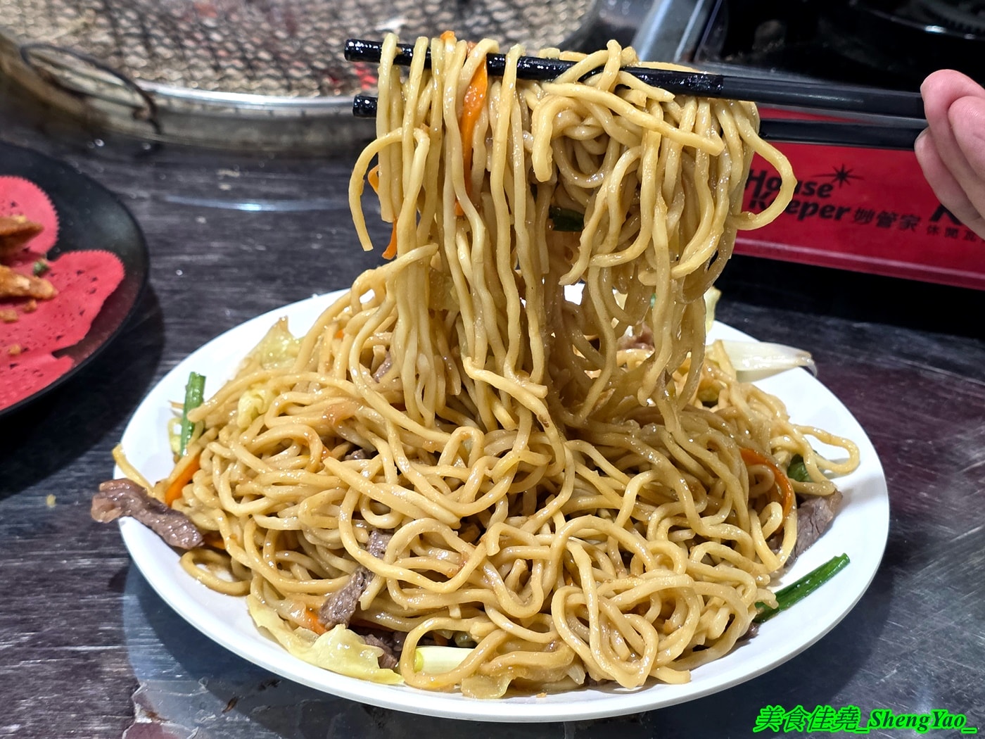 [台中沙鹿]海線蚵姐 – 海線超平價烤鮮蚵吃到飽，鮮蚵又肥又大，吃起來有夠爽，還能加購蛤蠣吃到飽，店內也有豐富多樣熱炒，他們熱炒也超強。