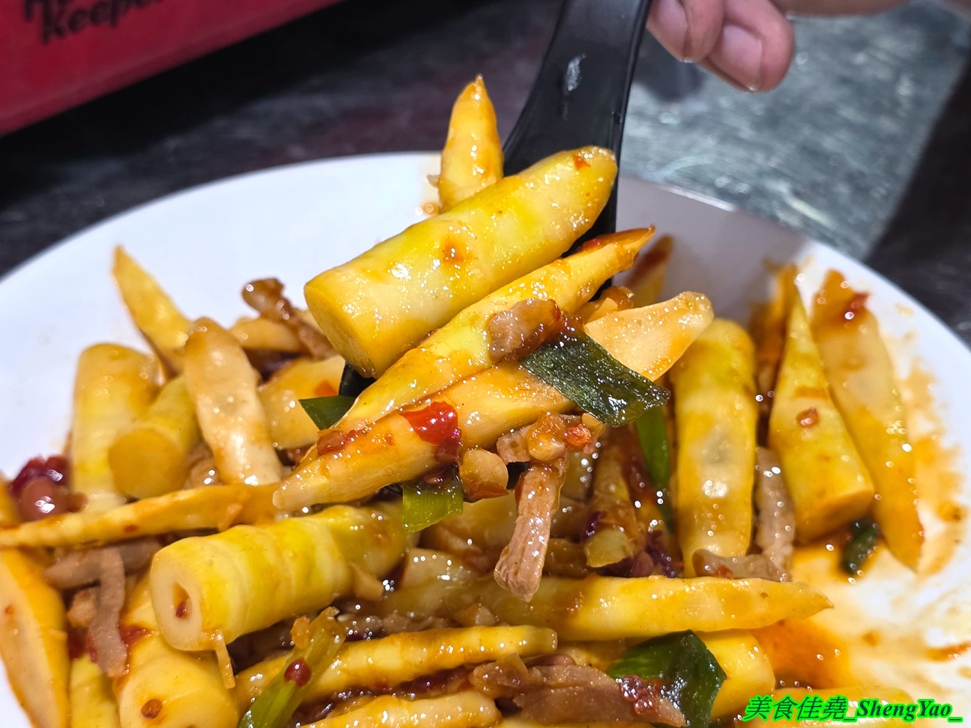 [台中沙鹿]海線蚵姐 – 海線超平價烤鮮蚵吃到飽，鮮蚵又肥又大，吃起來有夠爽，還能加購蛤蠣吃到飽，店內也有豐富多樣熱炒，他們熱炒也超強。