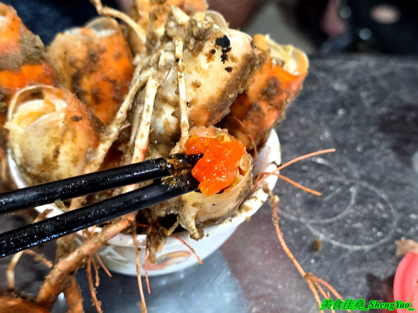 [台中沙鹿]海線蚵姐 – 海線超平價烤鮮蚵吃到飽，鮮蚵又肥又大，吃起來有夠爽，還能加購蛤蠣吃到飽，店內也有豐富多樣熱炒，他們熱炒也超強。