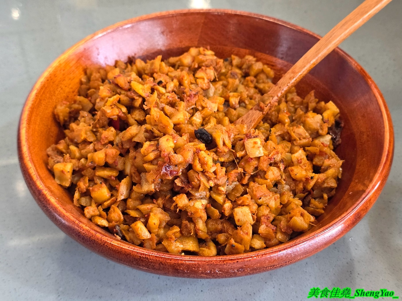 [台中梧棲]上野烤肉飯 梧棲店 – 中壢超強排隊烤肉飯開來海線了，網友一致推薦的烤五花肉飯果然厲害，烤雞腿也很讚，店內有免費的辣蘿蔔、紅茶和熱湯。