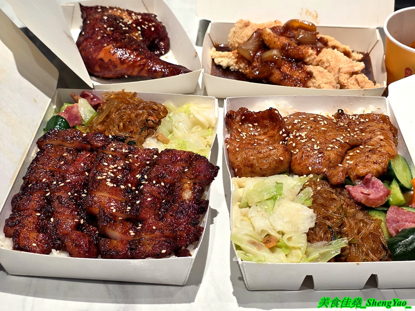 [台中梧棲]上野烤肉飯 梧棲店 – 中壢超強排隊烤肉飯開來海線了，網友一致推薦的烤五花肉飯果然厲害，烤雞腿也很讚，店內有免費的辣蘿蔔、紅茶和熱湯。