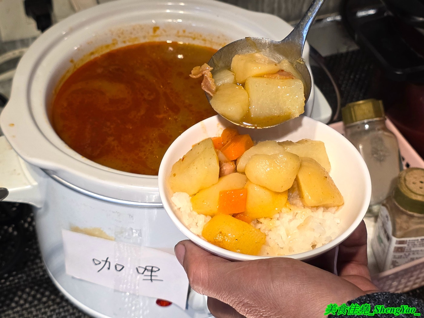 [台中沙鹿]瘋鍋火烤兩吃 沙鹿店 – 海線低調的火烤兩吃火鍋，有火鍋、火烤兩吃、純烤三種，新推出”宮廷六品盛合烤肉”，一次可以吃到六種肉，消費還能集點換小朋友的玩具。