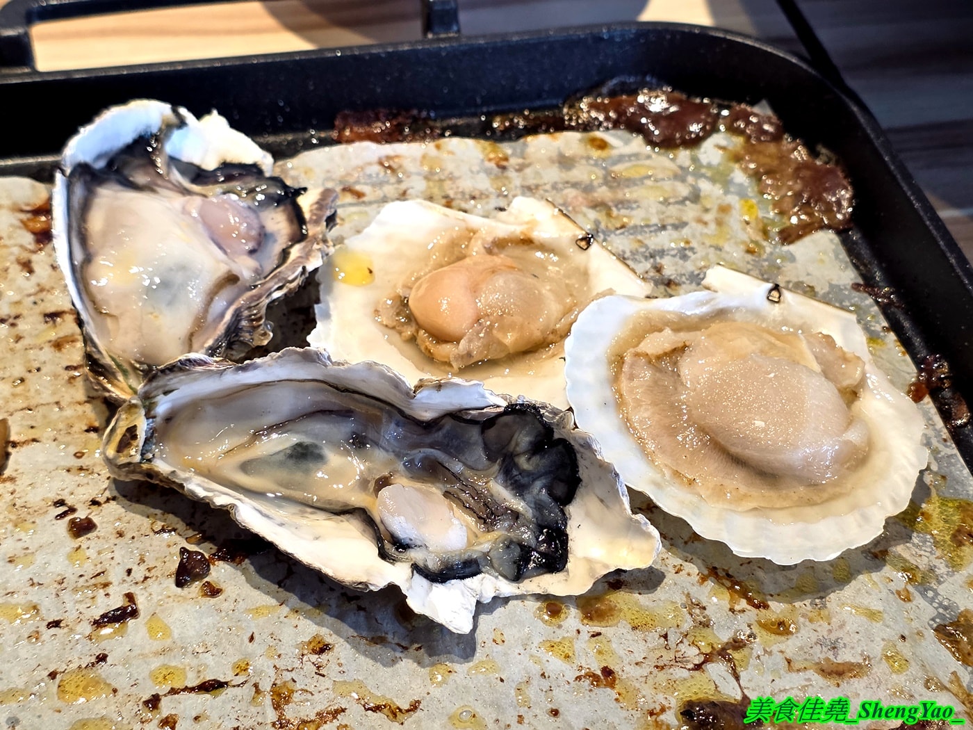 [台中沙鹿]瘋鍋火烤兩吃 沙鹿店 – 海線低調的火烤兩吃火鍋，有火鍋、火烤兩吃、純烤三種，新推出”宮廷六品盛合烤肉”，一次可以吃到六種肉，消費還能集點換小朋友的玩具。