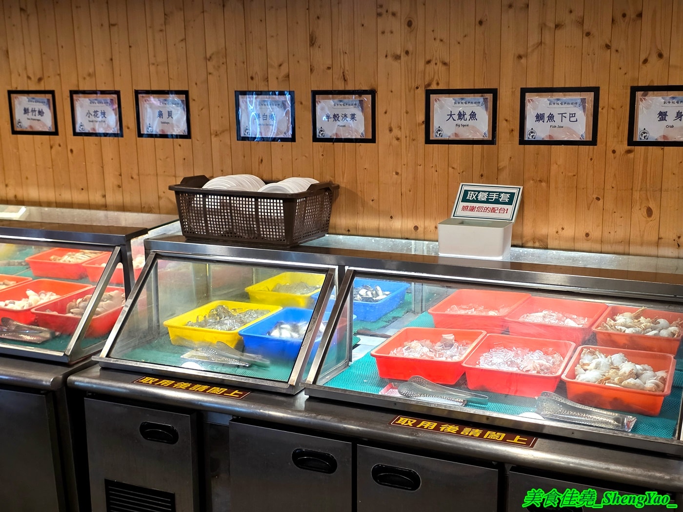 [台中沙鹿]乳牛牧場 – 台中海線國際化的戶外碳烤吃到飽景觀餐廳，很常有外國人來吃，自助區東西豐富多樣，平日一人569元，特定時段甚至不用500元，可以3小時無限吃到飽，C/P值有夠頂。