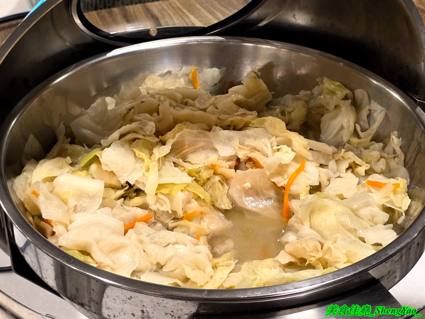 [台中沙鹿]乳牛牧場 – 台中海線國際化的戶外碳烤吃到飽景觀餐廳，很常有外國人來吃，自助區東西豐富多樣，平日一人569元，特定時段甚至不用500元，可以3小時無限吃到飽，C/P值有夠頂。