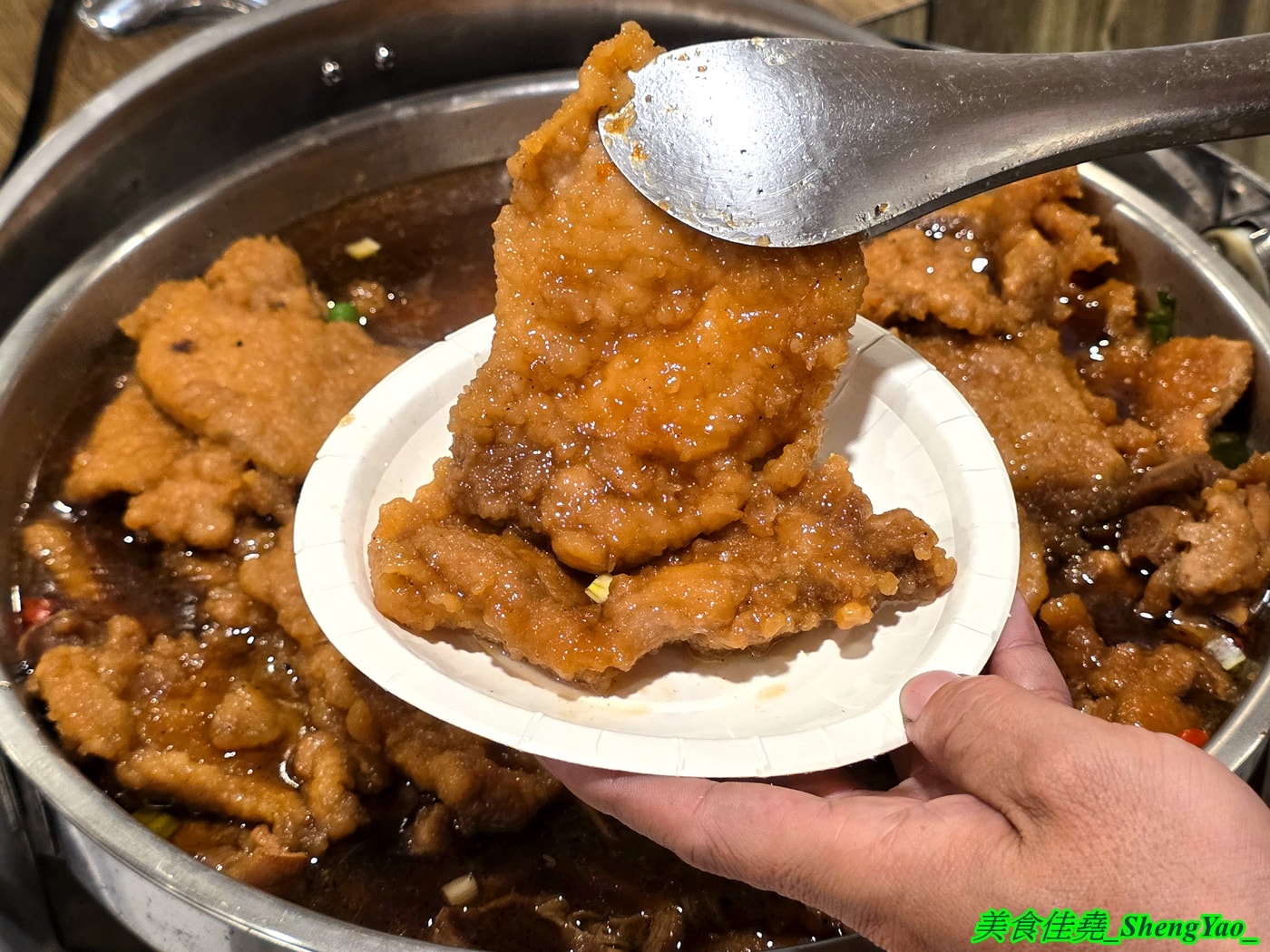 [台中沙鹿]乳牛牧場 – 台中海線國際化的戶外碳烤吃到飽景觀餐廳，很常有外國人來吃，自助區東西豐富多樣，平日一人569元，特定時段甚至不用500元，可以3小時無限吃到飽，C/P值有夠頂。