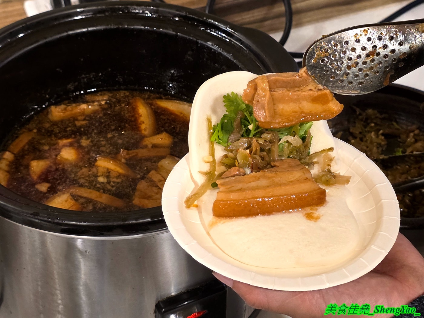 [台中沙鹿]乳牛牧場 – 台中海線國際化的戶外碳烤吃到飽景觀餐廳，很常有外國人來吃，自助區東西豐富多樣，平日一人569元，特定時段甚至不用500元，可以3小時無限吃到飽，C/P值有夠頂。