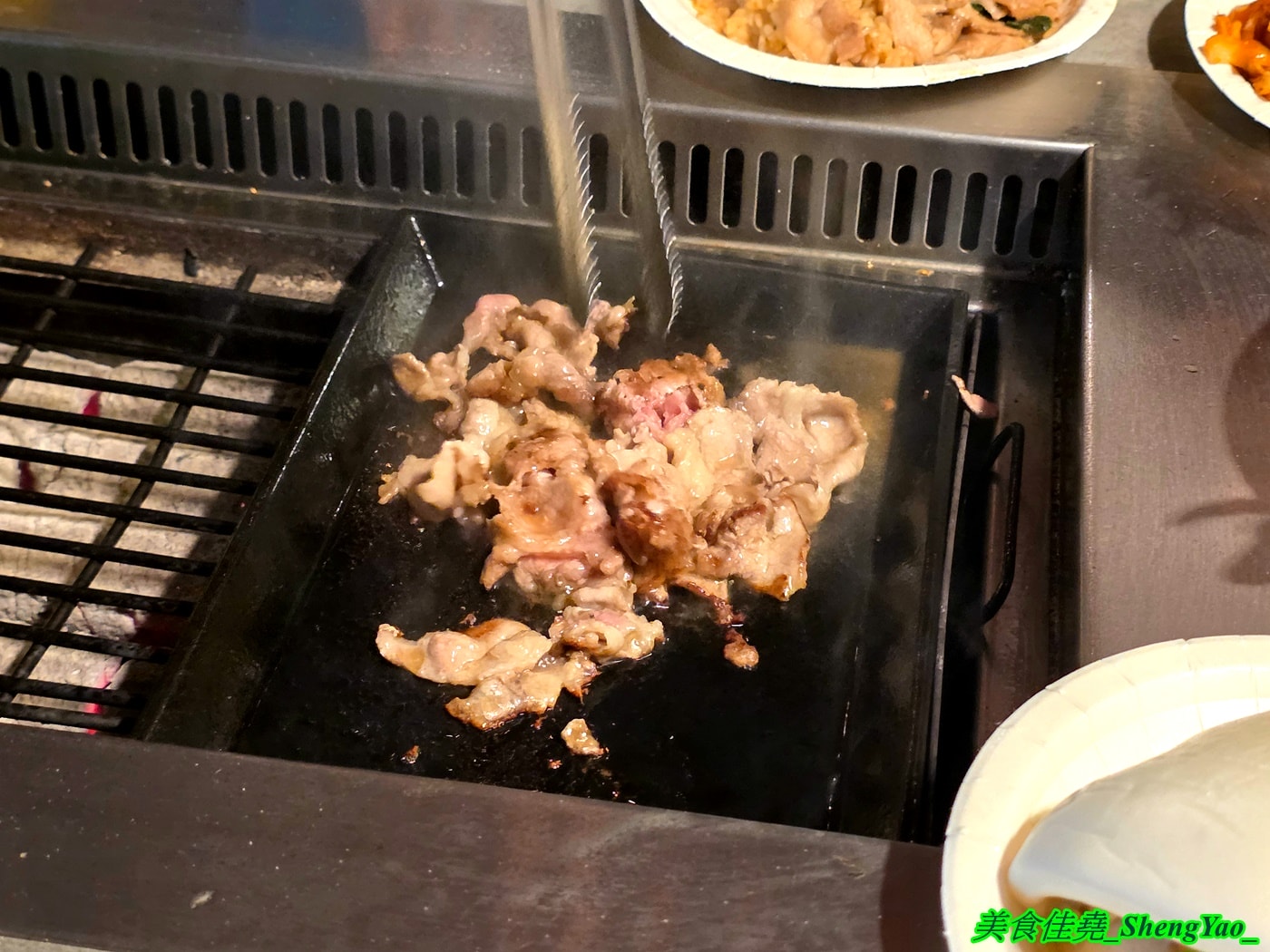 [台中沙鹿]乳牛牧場 – 台中海線國際化的戶外碳烤吃到飽景觀餐廳，很常有外國人來吃，自助區東西豐富多樣，平日一人569元，特定時段甚至不用500元，可以3小時無限吃到飽，C/P值有夠頂。