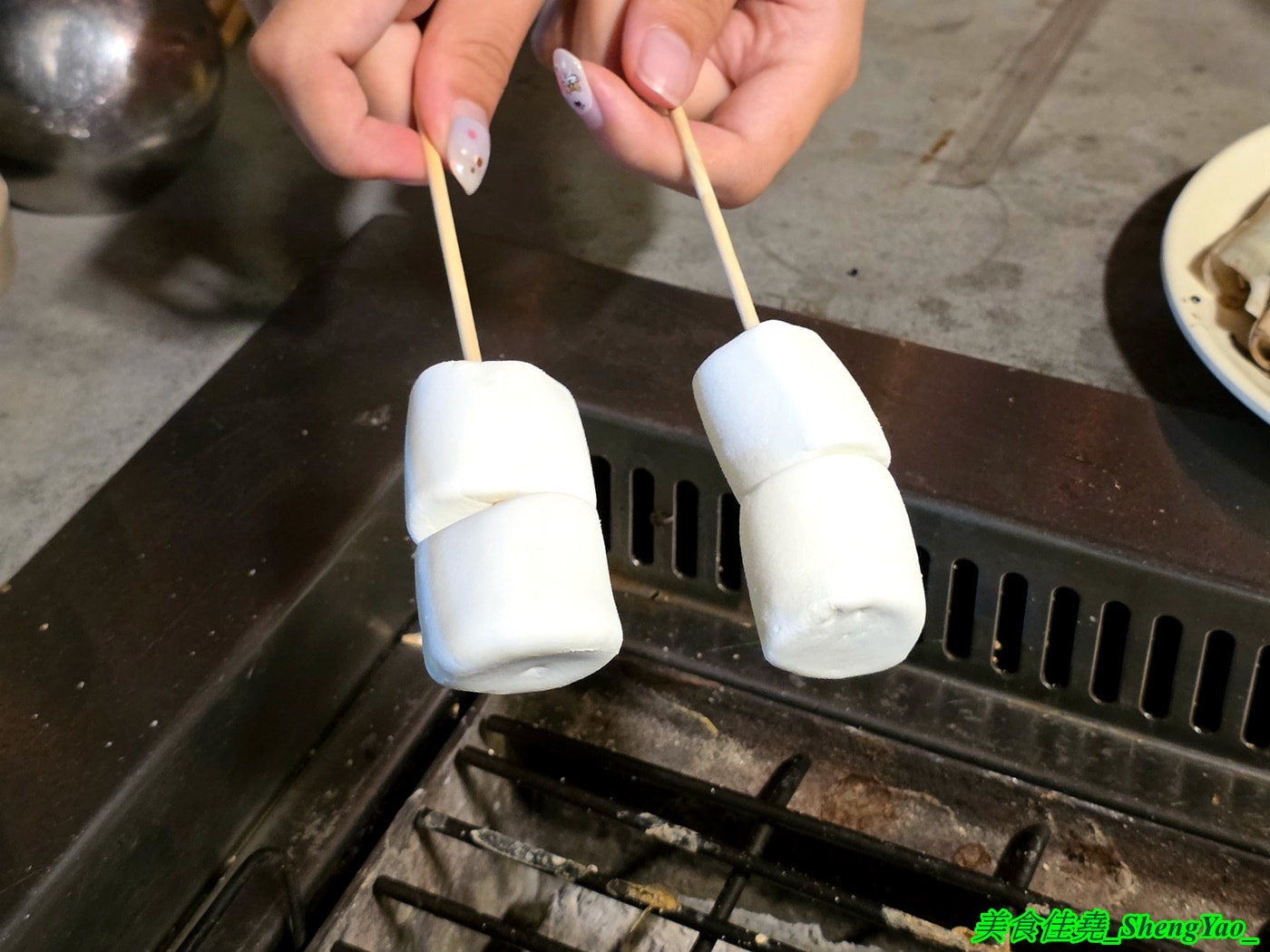 [台中沙鹿]乳牛牧場 – 台中海線國際化的戶外碳烤吃到飽景觀餐廳，很常有外國人來吃，自助區東西豐富多樣，平日一人569元，特定時段甚至不用500元，可以3小時無限吃到飽，C/P值有夠頂。