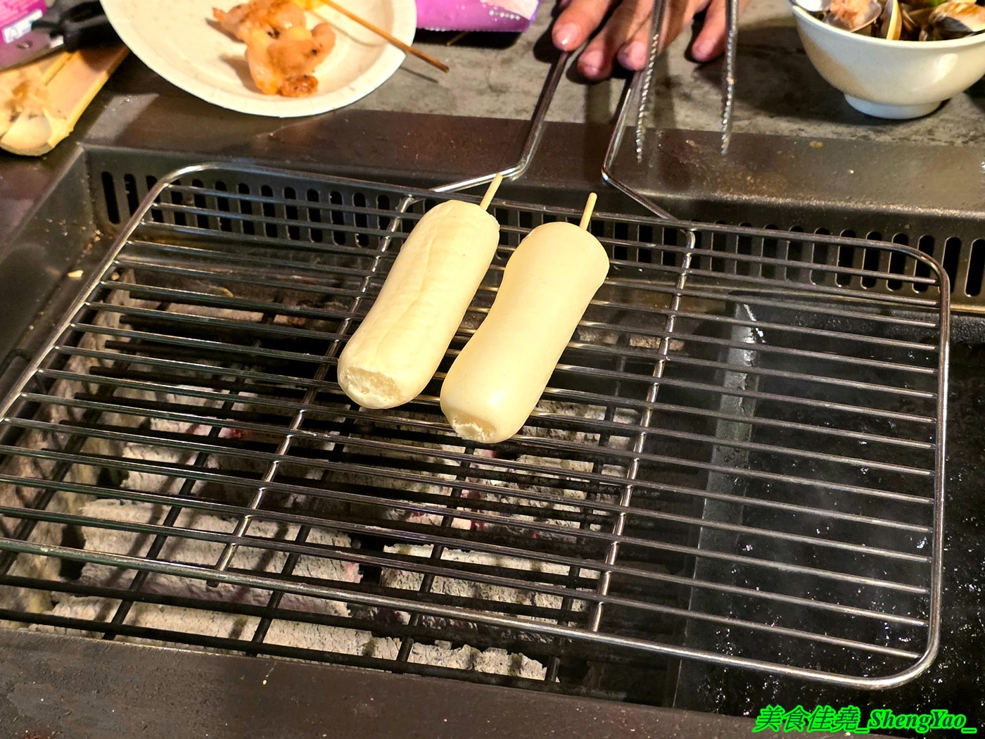 [台中沙鹿]乳牛牧場 – 台中海線國際化的戶外碳烤吃到飽景觀餐廳，很常有外國人來吃，自助區東西豐富多樣，平日一人569元，特定時段甚至不用500元，可以3小時無限吃到飽，C/P值有夠頂。