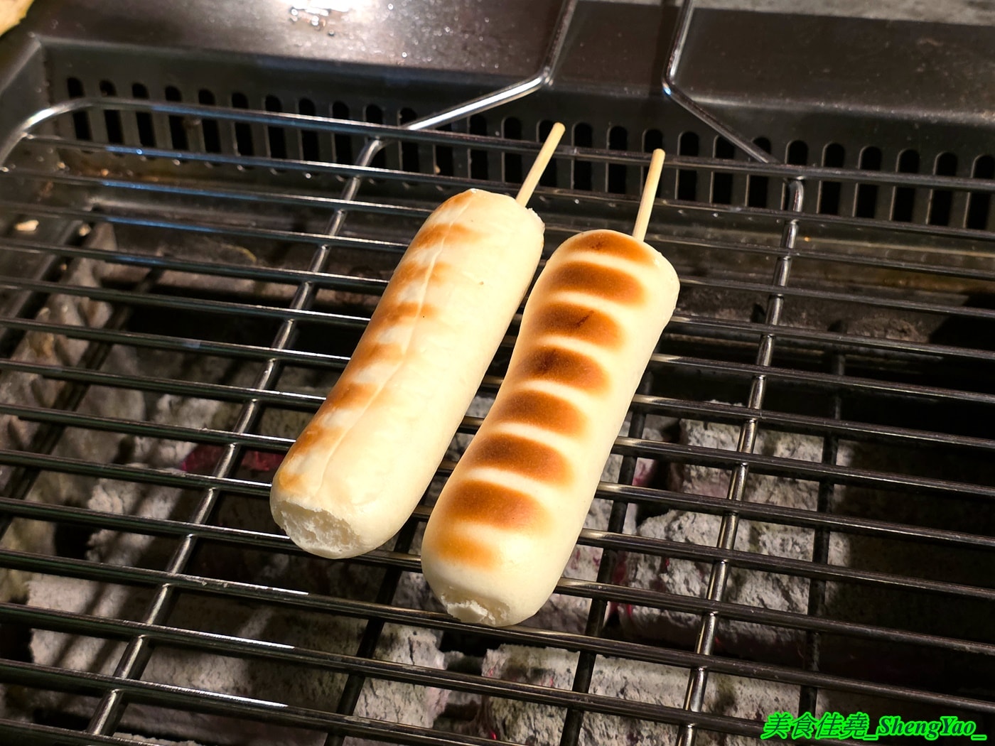 [台中沙鹿]乳牛牧場 – 台中海線國際化的戶外碳烤吃到飽景觀餐廳，很常有外國人來吃，自助區東西豐富多樣，平日一人569元，特定時段甚至不用500元，可以3小時無限吃到飽，C/P值有夠頂。