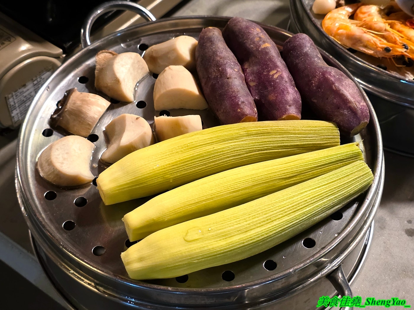 [台中沙鹿]乳牛牧場 – 台中海線國際化的戶外碳烤吃到飽景觀餐廳，很常有外國人來吃，自助區東西豐富多樣，平日一人569元，特定時段甚至不用500元，可以3小時無限吃到飽，C/P值有夠頂。
