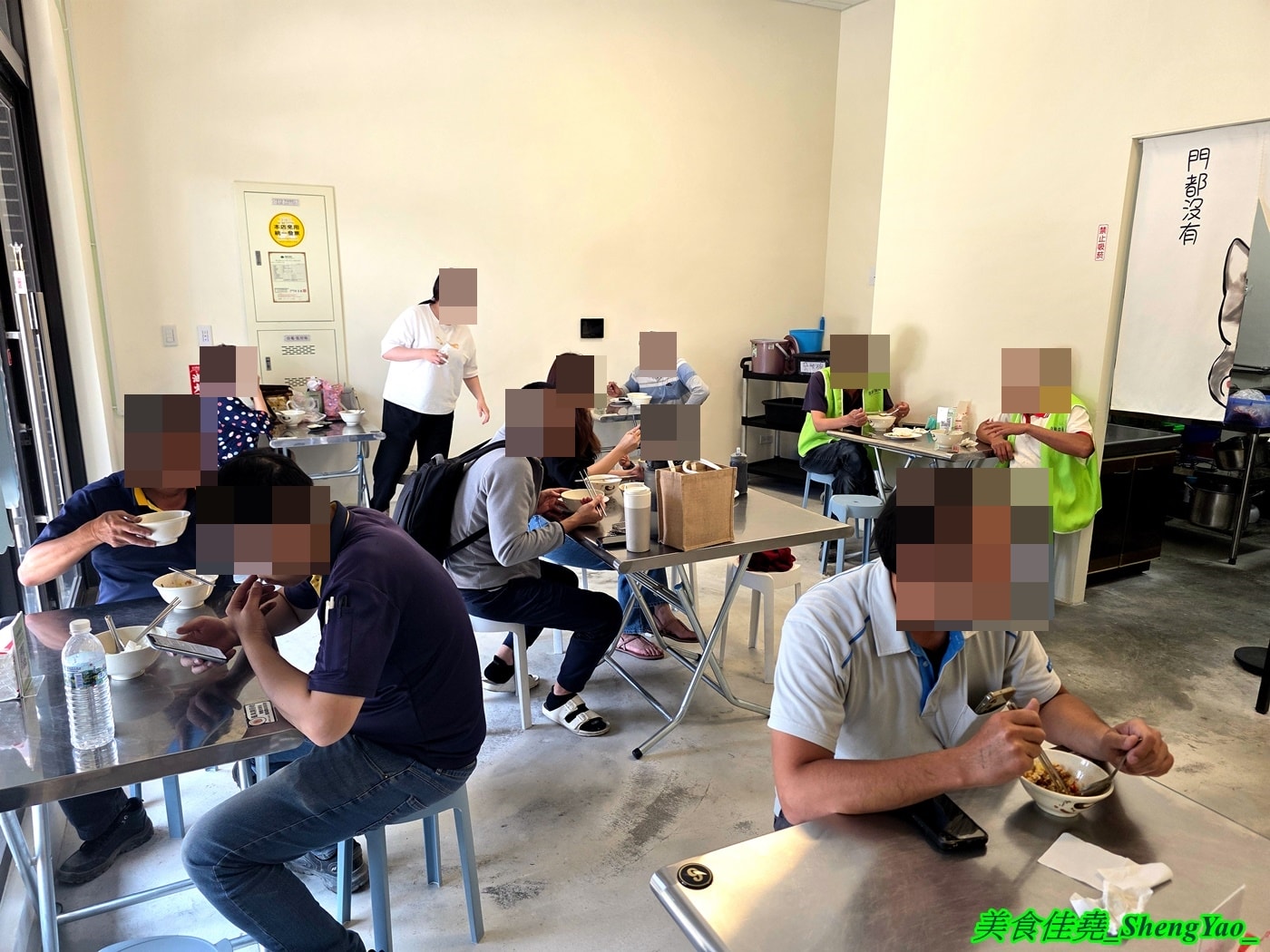 [台中梧棲]福成麵館 – 海線新開幕的一個人小麵館，年輕老闆一人HOLD住全店，麵點看似樸實但有特色，滷味很強，絕對要點。