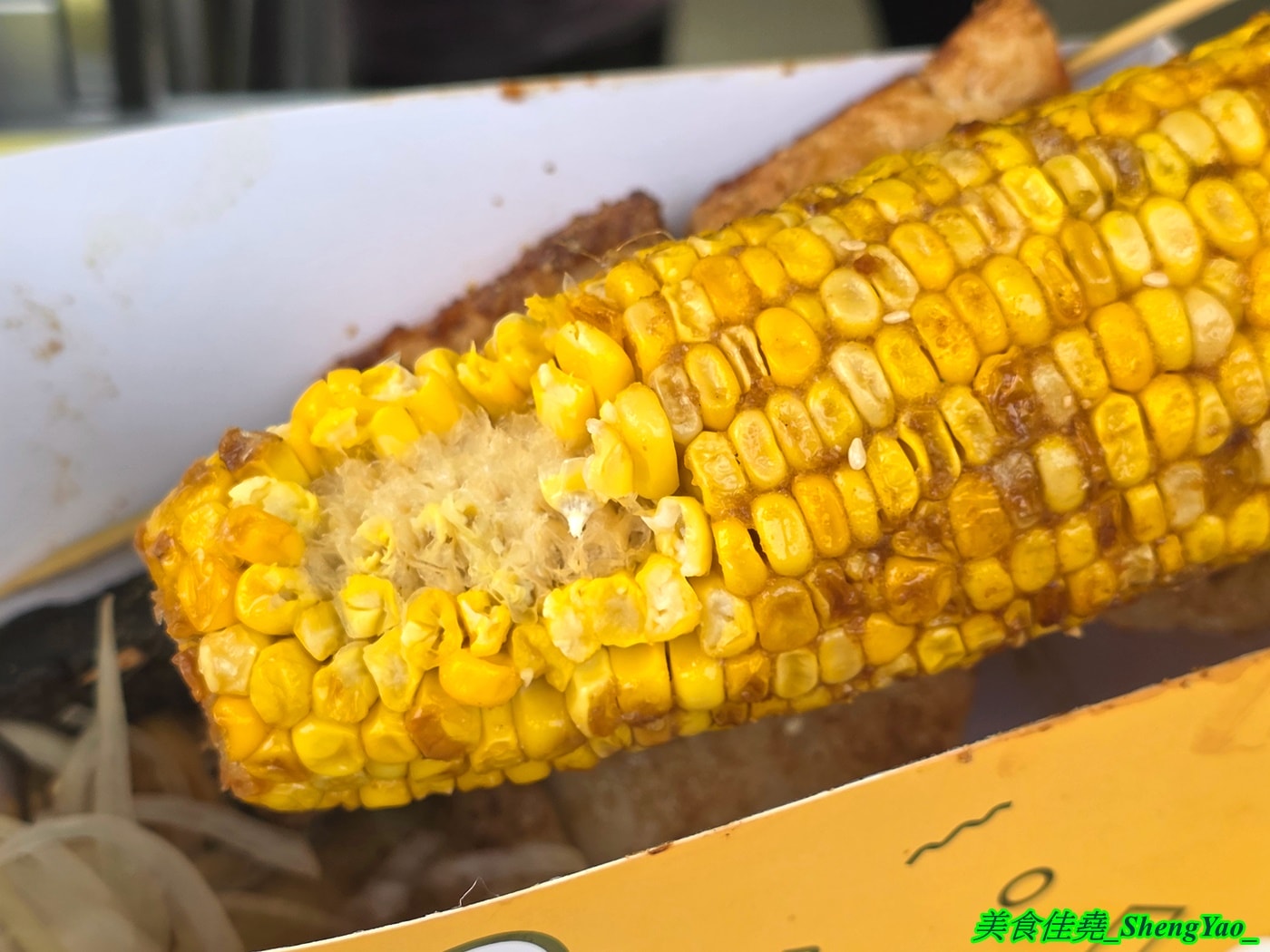 [台中龍井]香噴噴烤肉 – 一星期只賣三天的超強烤肉攤，烤肉串種類新奇多樣，調味很厲害，事先預訂有9折優惠，當日壽星整單5折。