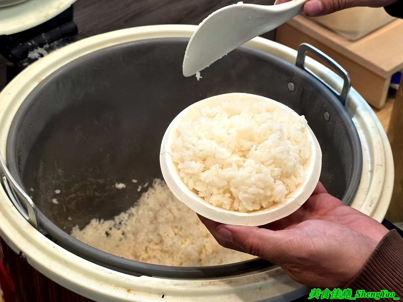 [台中沙鹿]錫遊記 – 海線罕見的錫紙燒料理，有兩種口味和多種肉類海鮮食材可選擇搭配，料多豐富，最低只要128元，內用還有免費白飯飲料。
