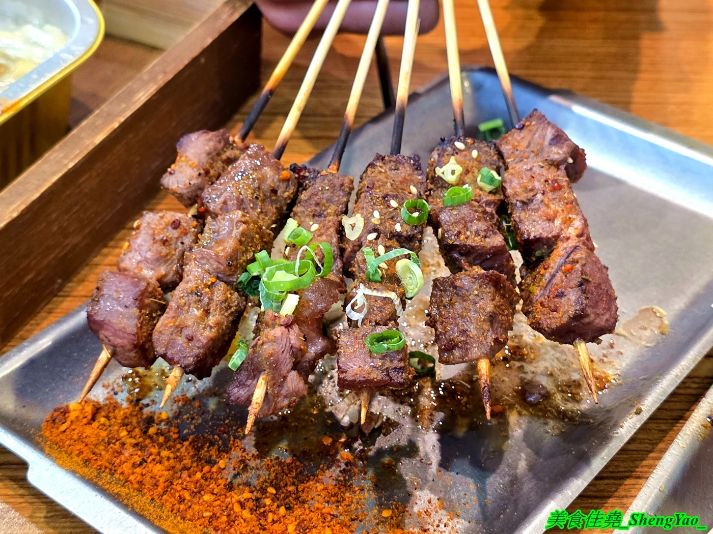 [台中沙鹿]錫遊記 – 海線罕見的錫紙燒料理，有兩種口味和多種肉類海鮮食材可選擇搭配，料多豐富，最低只要128元，內用還有免費白飯飲料。