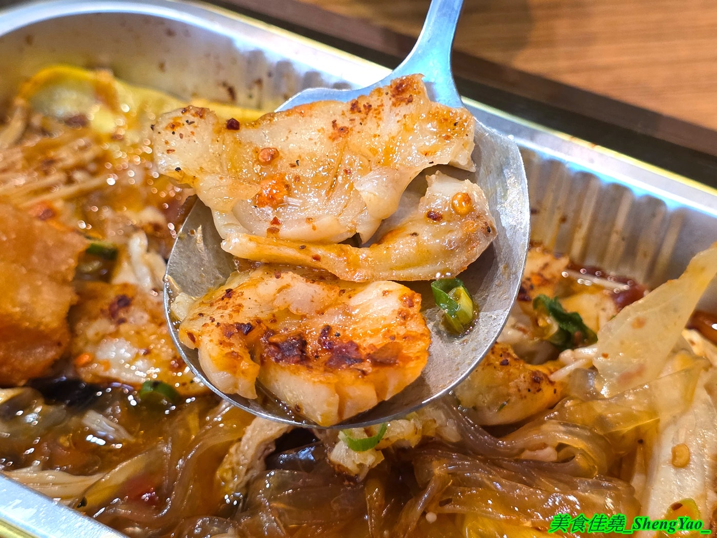[台中沙鹿]錫遊記 – 海線罕見的錫紙燒料理，有兩種口味和多種肉類海鮮食材可選擇搭配，料多豐富，最低只要128元，內用還有免費白飯飲料。