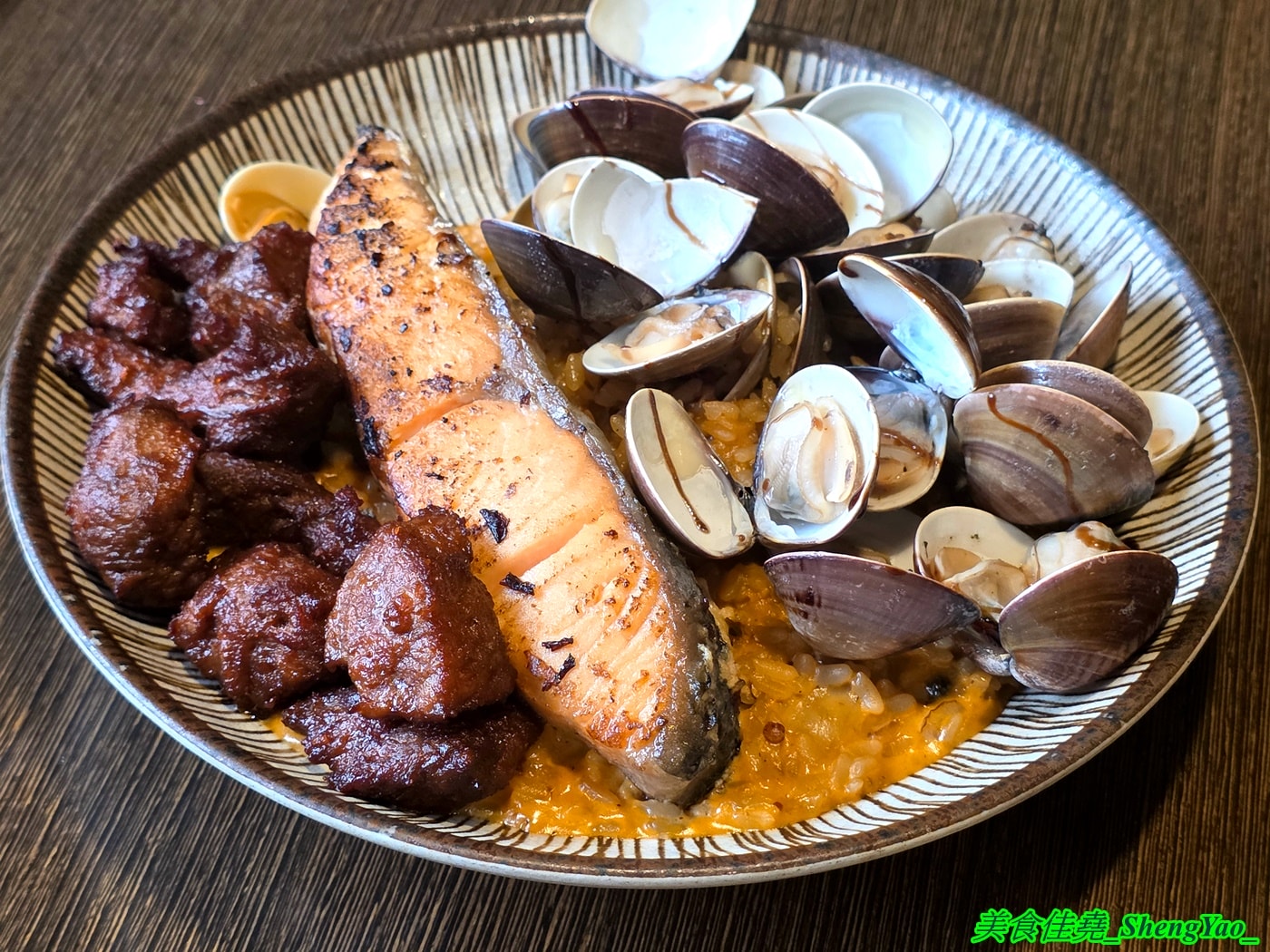 [台中北區]高沐 Pasta&Steak – 台中必吃的義大利麵，口味獨特用料有創意，主菜可自由搭配，廢墟風裝潢很有特色，一個人來吃還有打折喔。