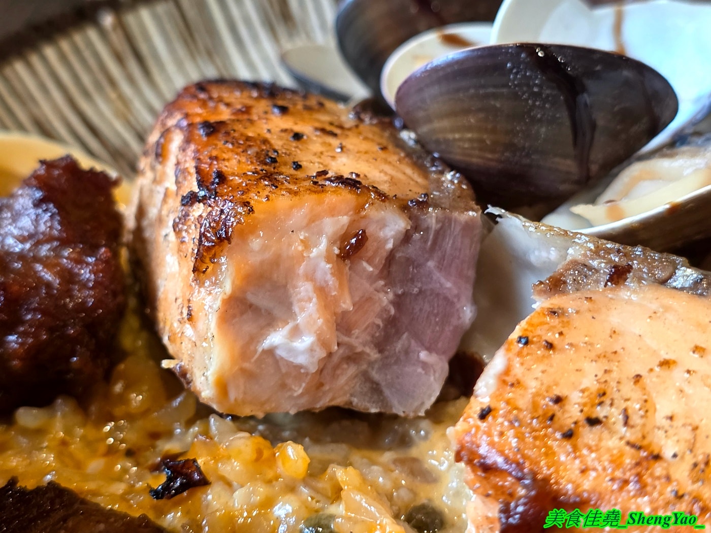 [台中北區]高沐 Pasta&Steak – 台中必吃的義大利麵，口味獨特用料有創意，主菜可自由搭配，廢墟風裝潢很有特色，一個人來吃還有打折喔。