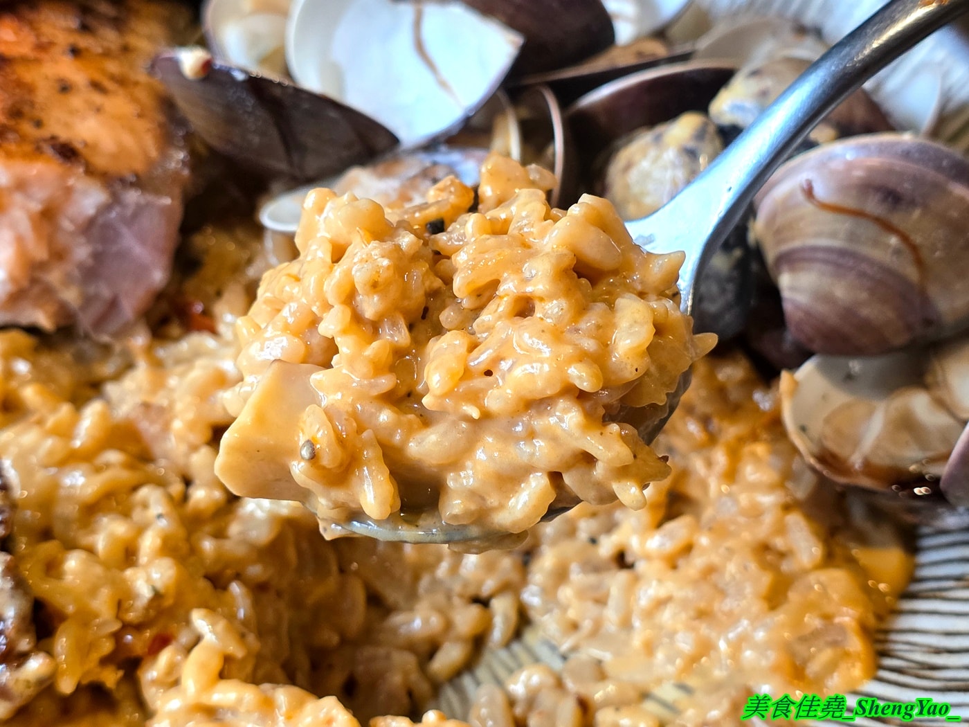 [台中北區]高沐 Pasta&Steak – 台中必吃的義大利麵，口味獨特用料有創意，主菜可自由搭配，廢墟風裝潢很有特色，一個人來吃還有打折喔。