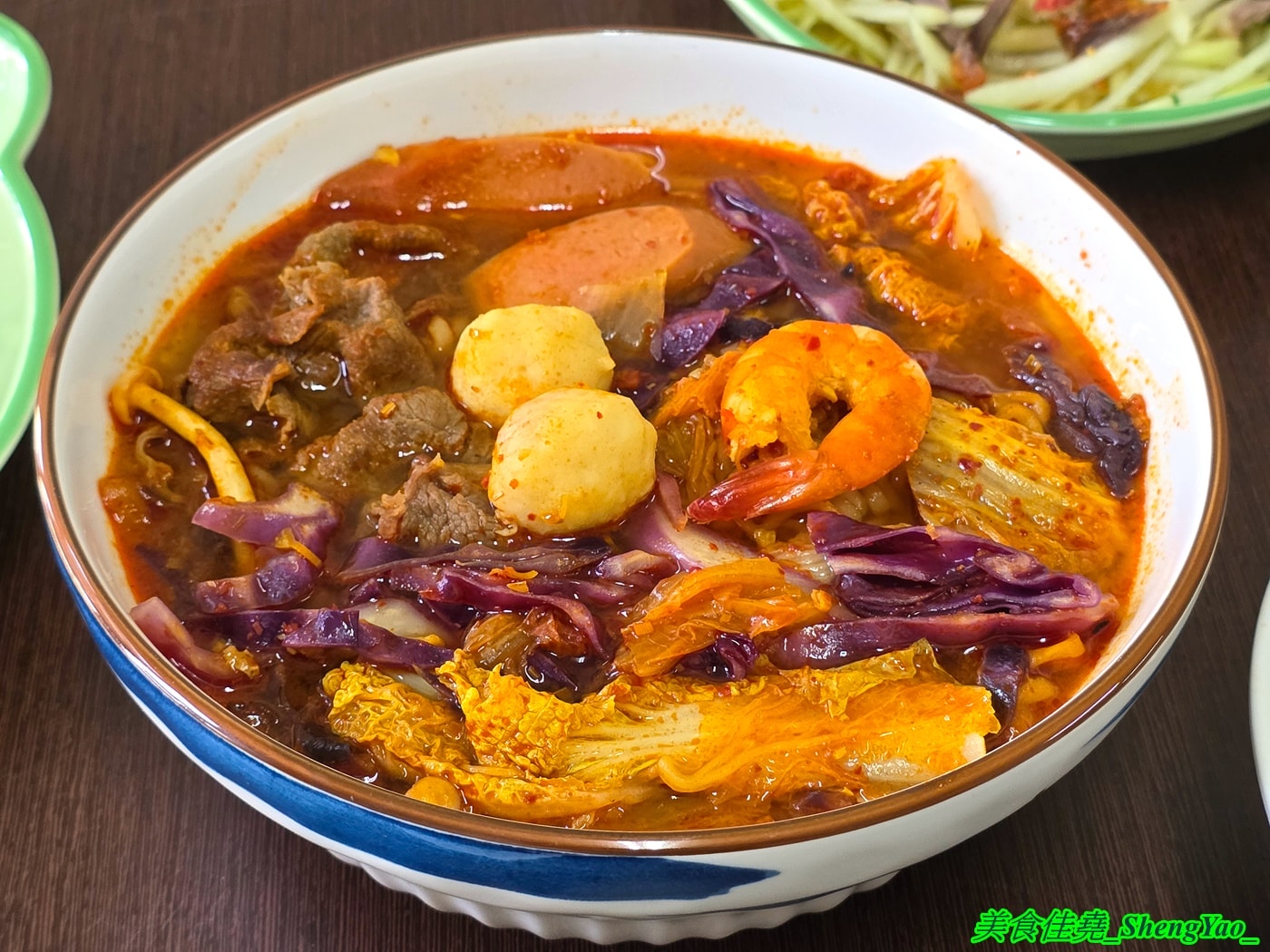 [台中沙鹿]秀秀越南料理 – 海線又多了一間餐點有特色的越南料理，居然還有越南版的韓國部隊鍋拉麵，價位幾乎都在80-120元之間，內用還有冰涼冬瓜茶喝到飽。