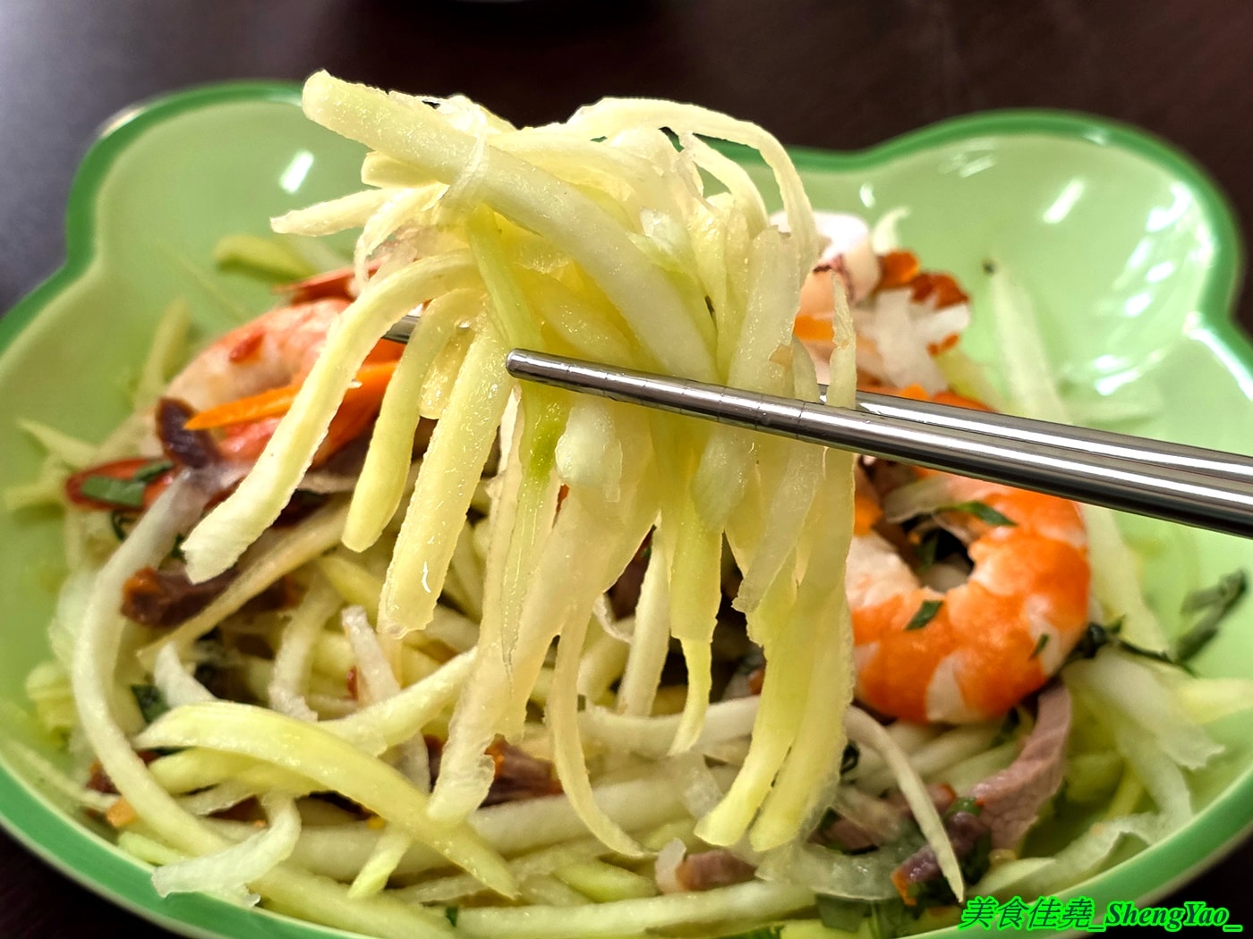 [台中沙鹿]秀秀越南料理 – 海線又多了一間餐點有特色的越南料理，居然還有越南版的韓國部隊鍋拉麵，價位幾乎都在80-120元之間，內用還有冰涼冬瓜茶喝到飽。