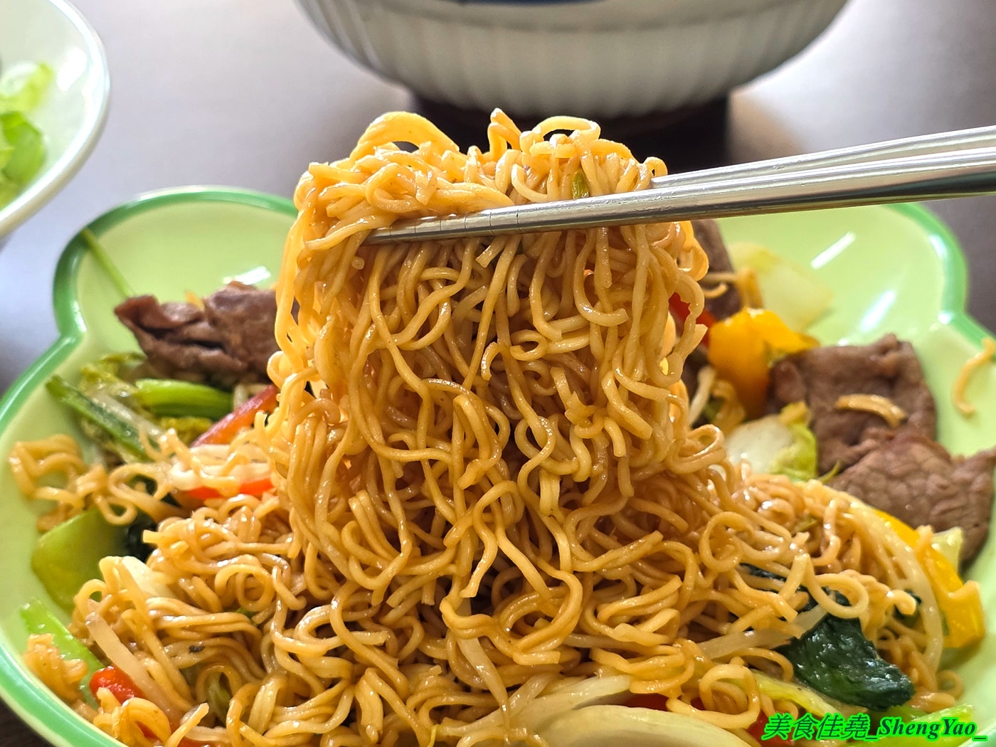 [台中沙鹿]秀秀越南料理 – 海線又多了一間餐點有特色的越南料理，居然還有越南版的韓國部隊鍋拉麵，價位幾乎都在80-120元之間，內用還有冰涼冬瓜茶喝到飽。