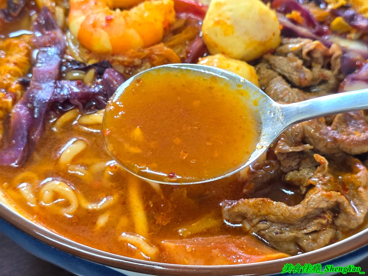 [台中沙鹿]秀秀越南料理 – 海線又多了一間餐點有特色的越南料理，居然還有越南版的韓國部隊鍋拉麵，價位幾乎都在80-120元之間，內用還有冰涼冬瓜茶喝到飽。