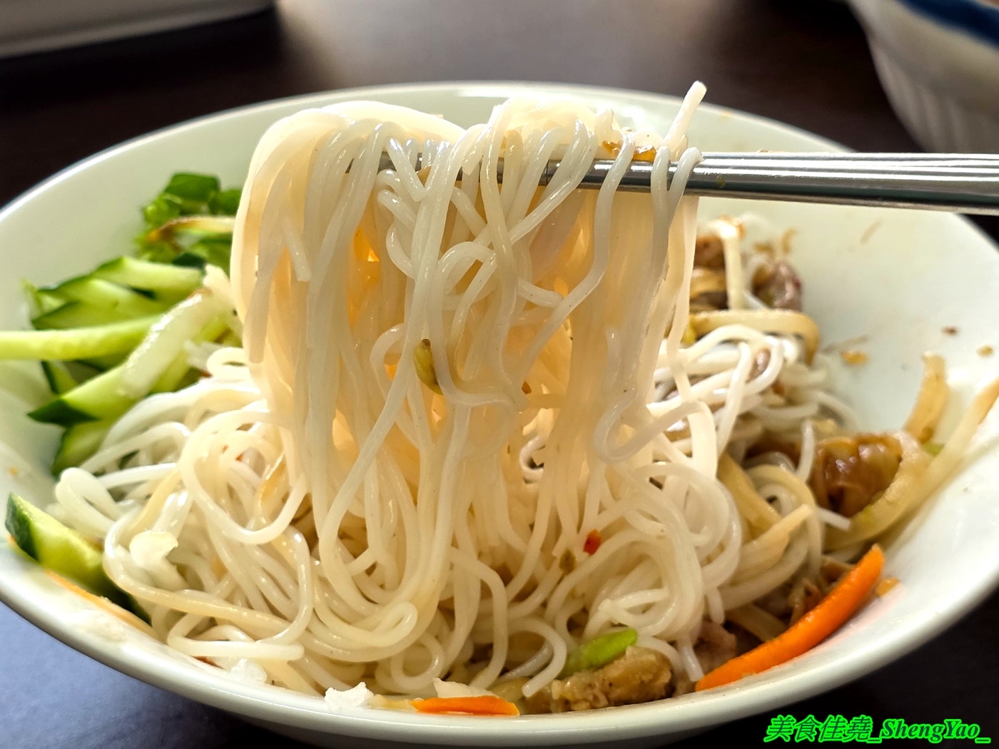 [台中沙鹿]秀秀越南料理 – 海線又多了一間餐點有特色的越南料理，居然還有越南版的韓國部隊鍋拉麵，價位幾乎都在80-120元之間，內用還有冰涼冬瓜茶喝到飽。