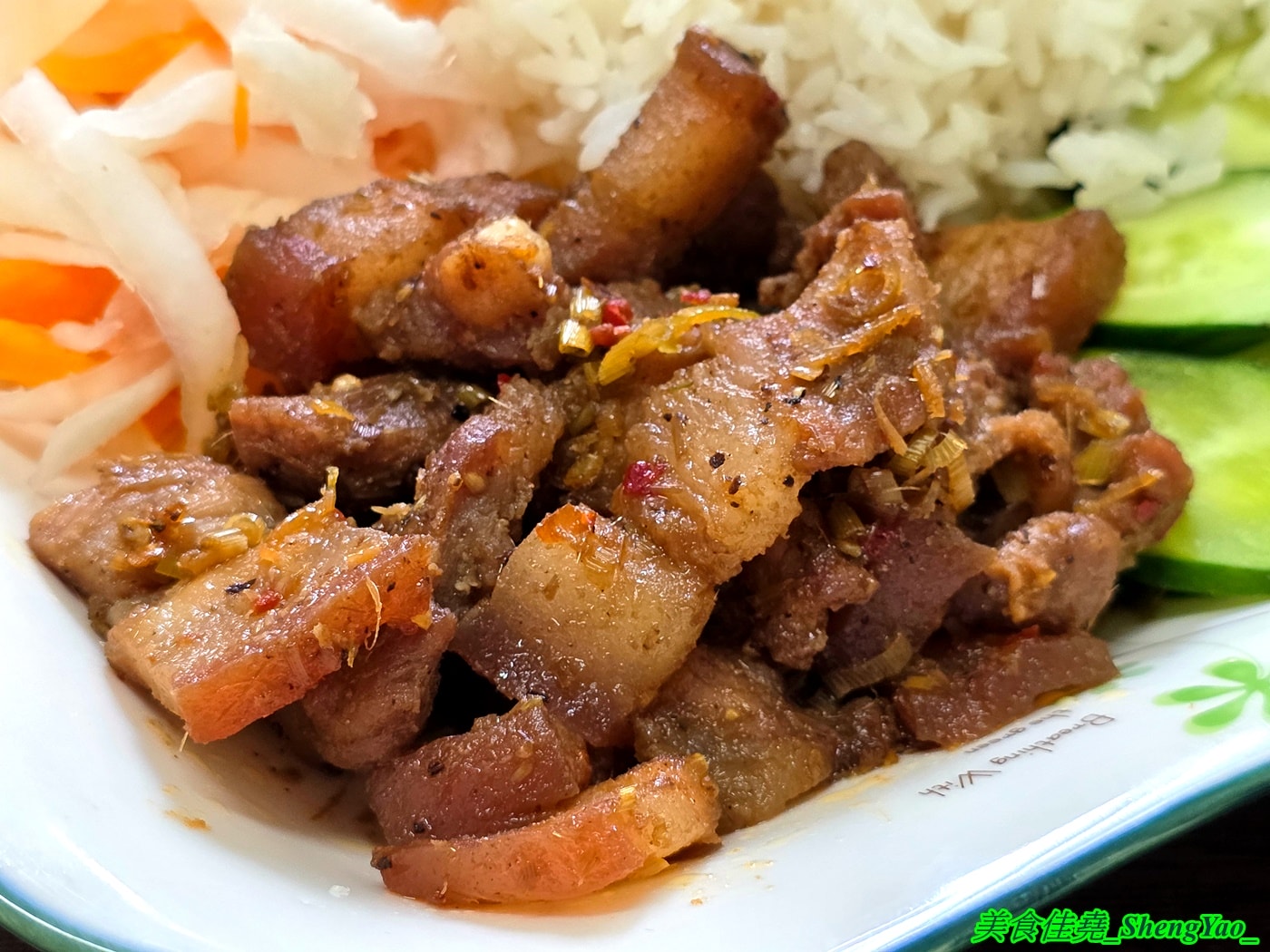 [台中沙鹿]秀秀越南料理 – 海線又多了一間餐點有特色的越南料理，居然還有越南版的韓國部隊鍋拉麵，價位幾乎都在80-120元之間，內用還有冰涼冬瓜茶喝到飽。