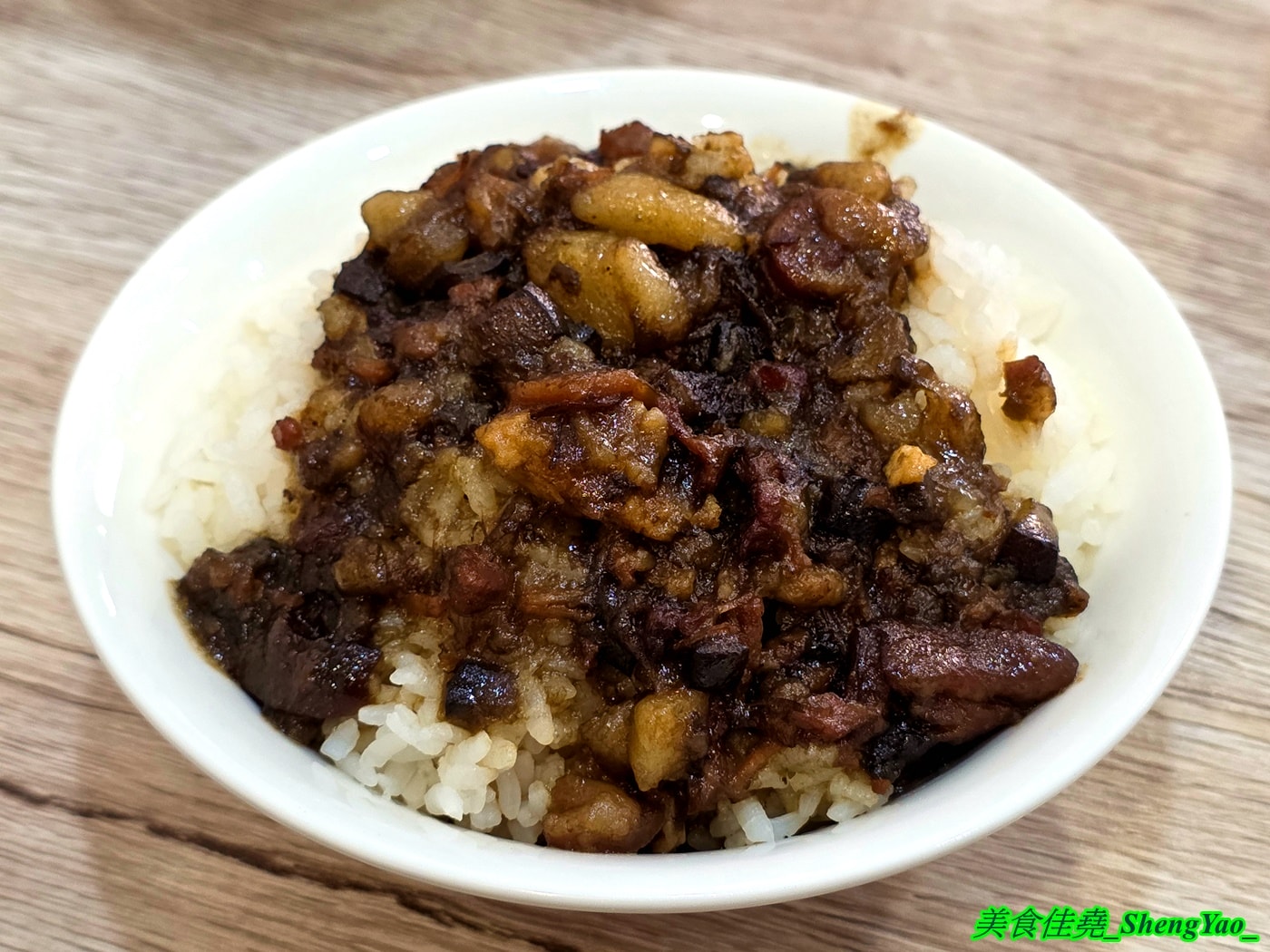 [台中沙鹿]鹿港圓環頂麵食館 沙鹿店 – 鹿港人氣小吃店海線首間分店，麵食樸實好吃，搭配特製辣椒辣油更對味，湯類很特別，滷味多樣都只要10元。