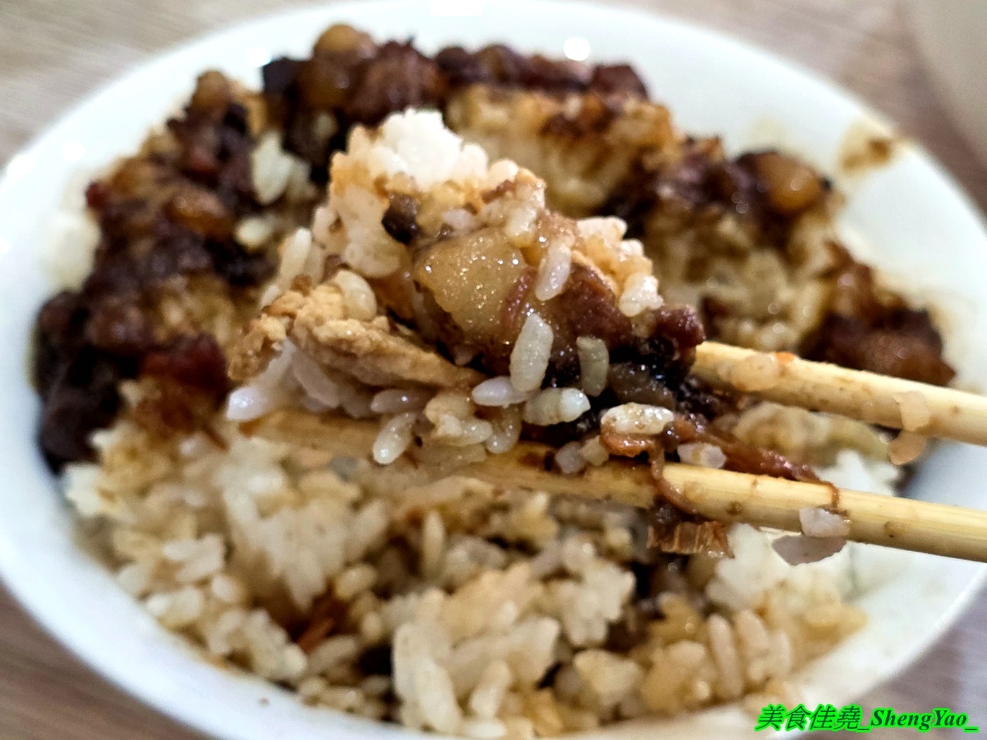 [台中沙鹿]鹿港圓環頂麵食館 沙鹿店 – 鹿港人氣小吃店海線首間分店，麵食樸實好吃，搭配特製辣椒辣油更對味，湯類很特別，滷味多樣都只要10元。