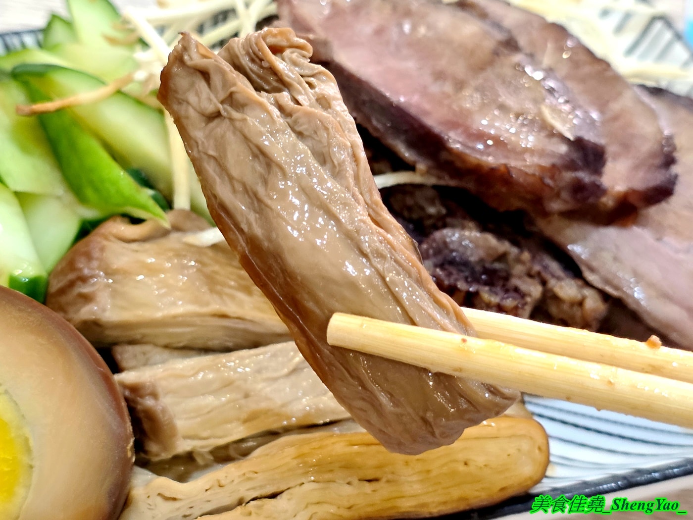 [台中沙鹿]鹿港圓環頂麵食館 沙鹿店 – 鹿港人氣小吃店海線首間分店，麵食樸實好吃，搭配特製辣椒辣油更對味，湯類很特別，滷味多樣都只要10元。