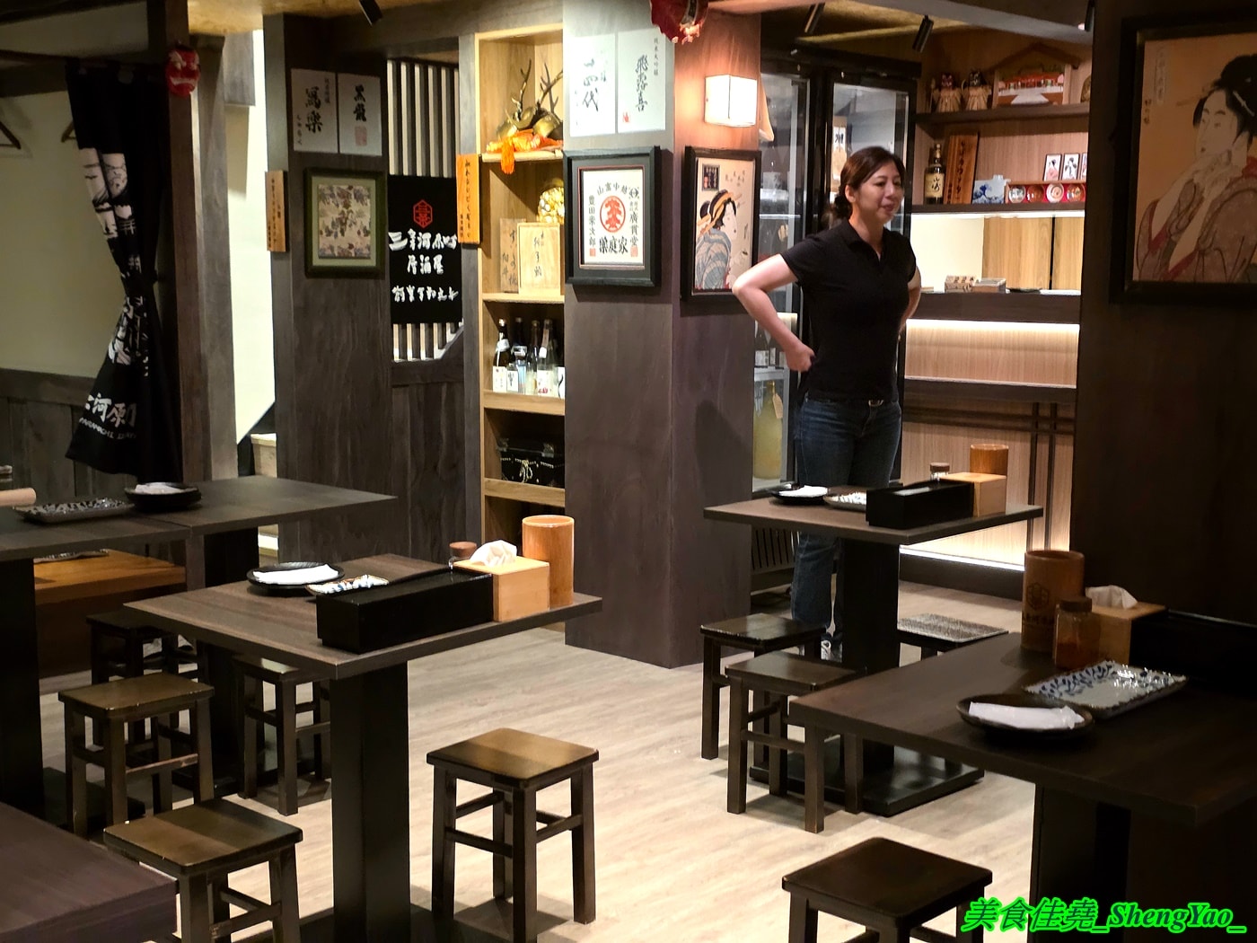 [台中西屯]三条河原町 惠中店 – 有”台中小京都”之稱的日式居酒屋開新分店，不一樣的江戶時期日式懷舊風，踏入店內彷彿時光開始倒流，有2樓小閣樓，雙人隔間包廂座位非常適合情侶約會。