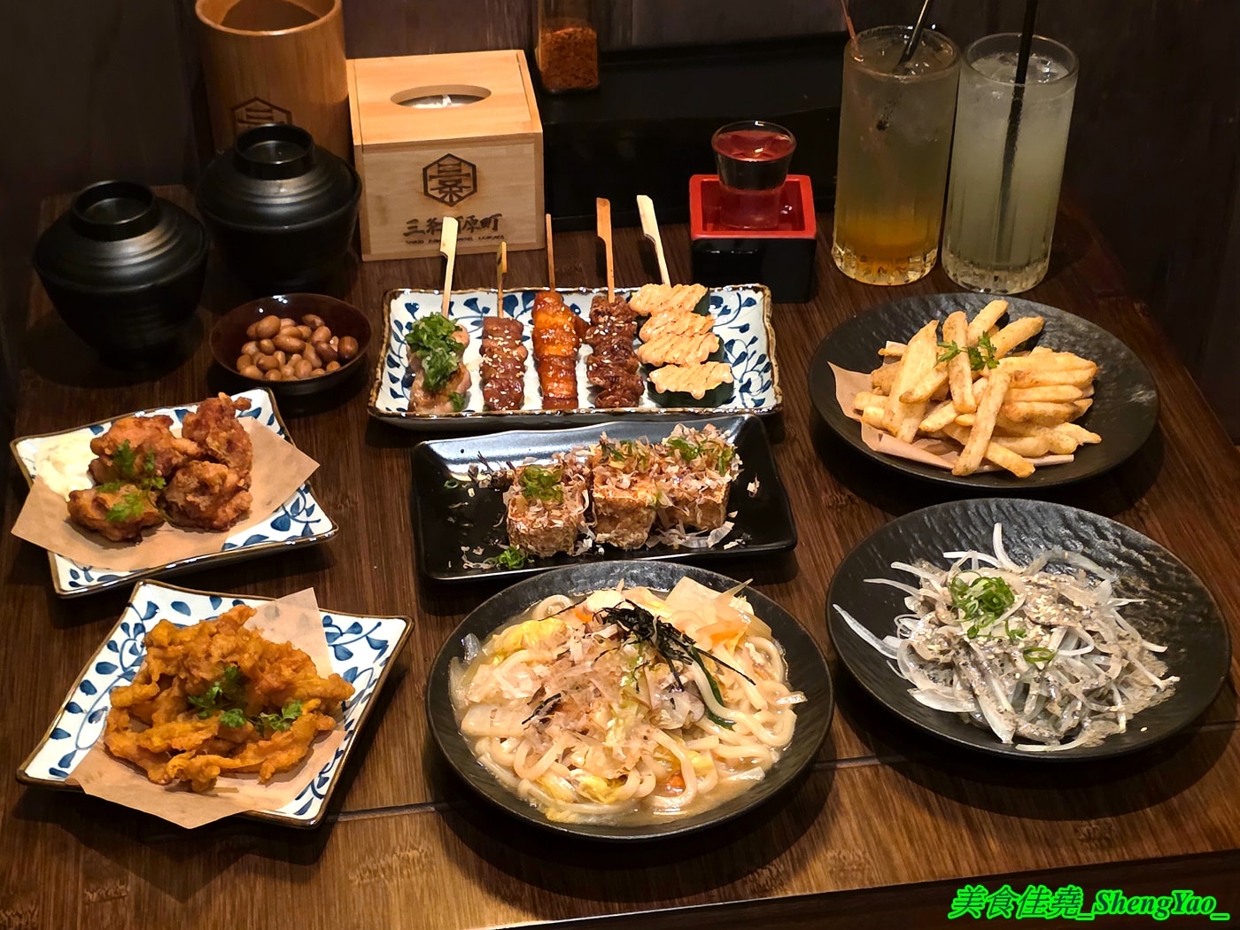 [台中西屯]三条河原町 惠中店 – 有”台中小京都”之稱的日式居酒屋開新分店，不一樣的江戶時期日式懷舊風，踏入店內彷彿時光開始倒流，有2樓小閣樓，雙人隔間包廂座位非常適合情侶約會。