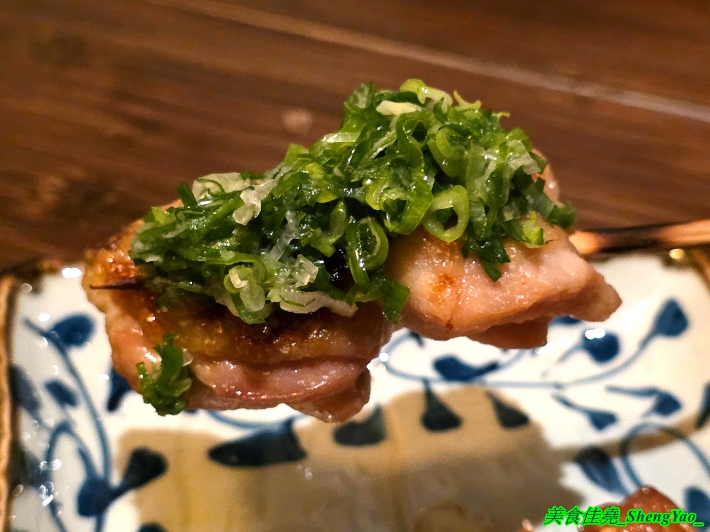 [台中西屯]三条河原町 惠中店 – 有”台中小京都”之稱的日式居酒屋開新分店，不一樣的江戶時期日式懷舊風，踏入店內彷彿時光開始倒流，有2樓小閣樓，雙人隔間包廂座位非常適合情侶約會。