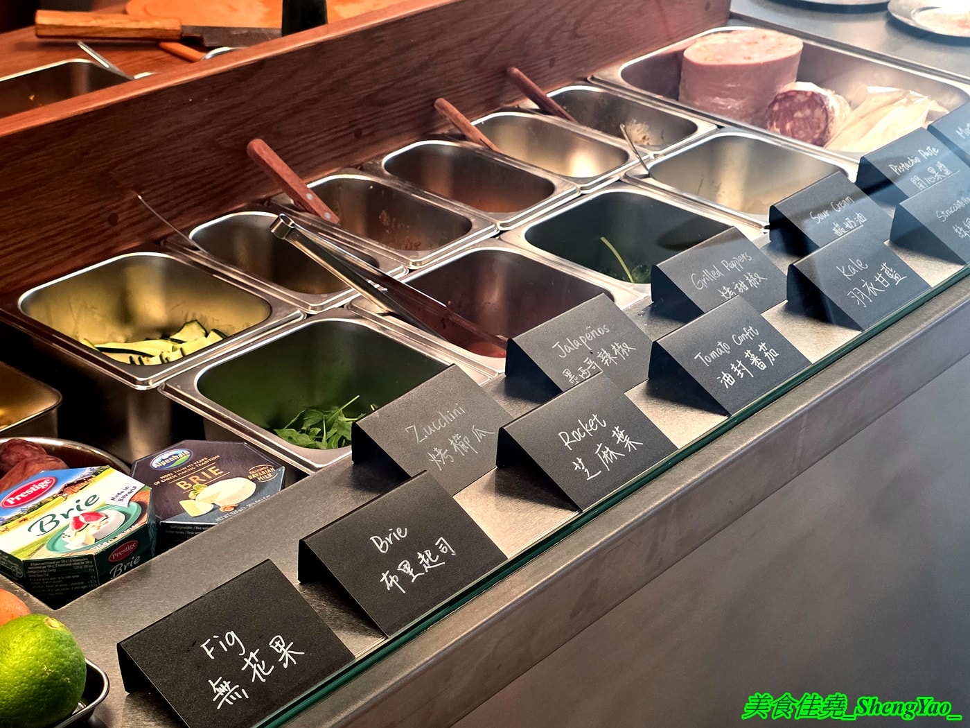 [台中梧棲] FiCO Sandwich Café – 海線也能吃到道地好吃的佛卡夏三明治了，有很多外國人來吃，透明化製作過程給人感覺新奇有趣。